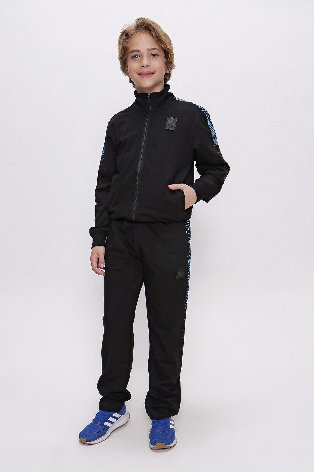 EŞOFMAN TAKIMI OMUZ BİYE DETAYLI