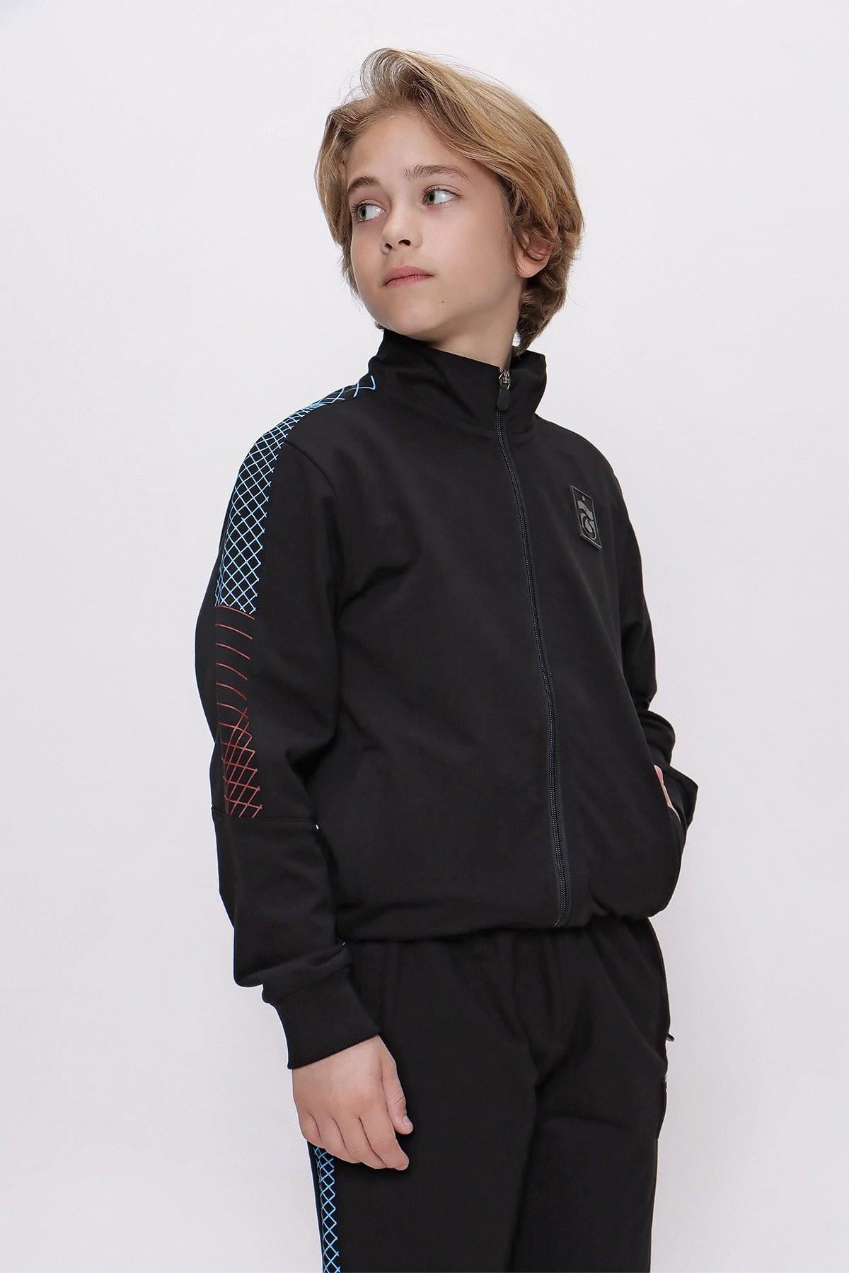 EŞOFMAN TAKIMI OMUZ BİYE DETAYLI