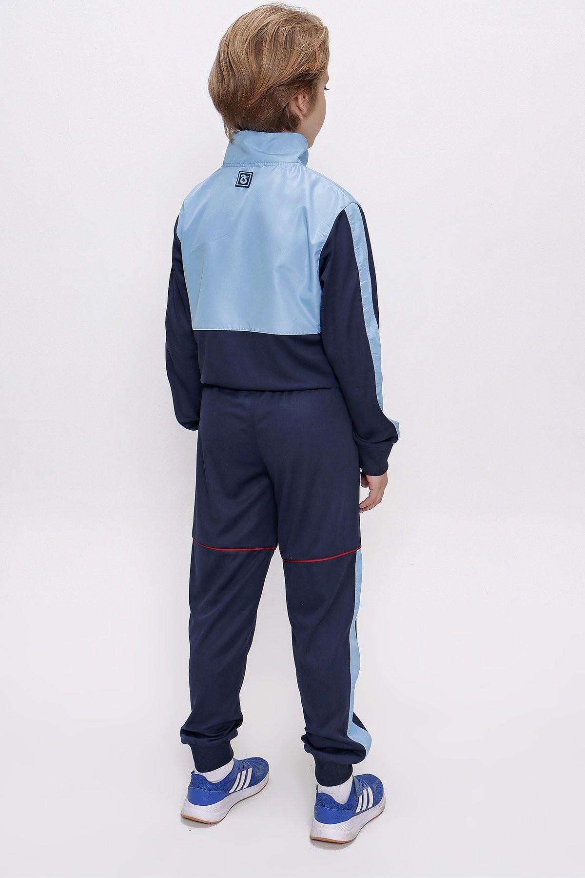 EŞOFMAN TAKIMI YARIM FERMUARLI PARÇALI