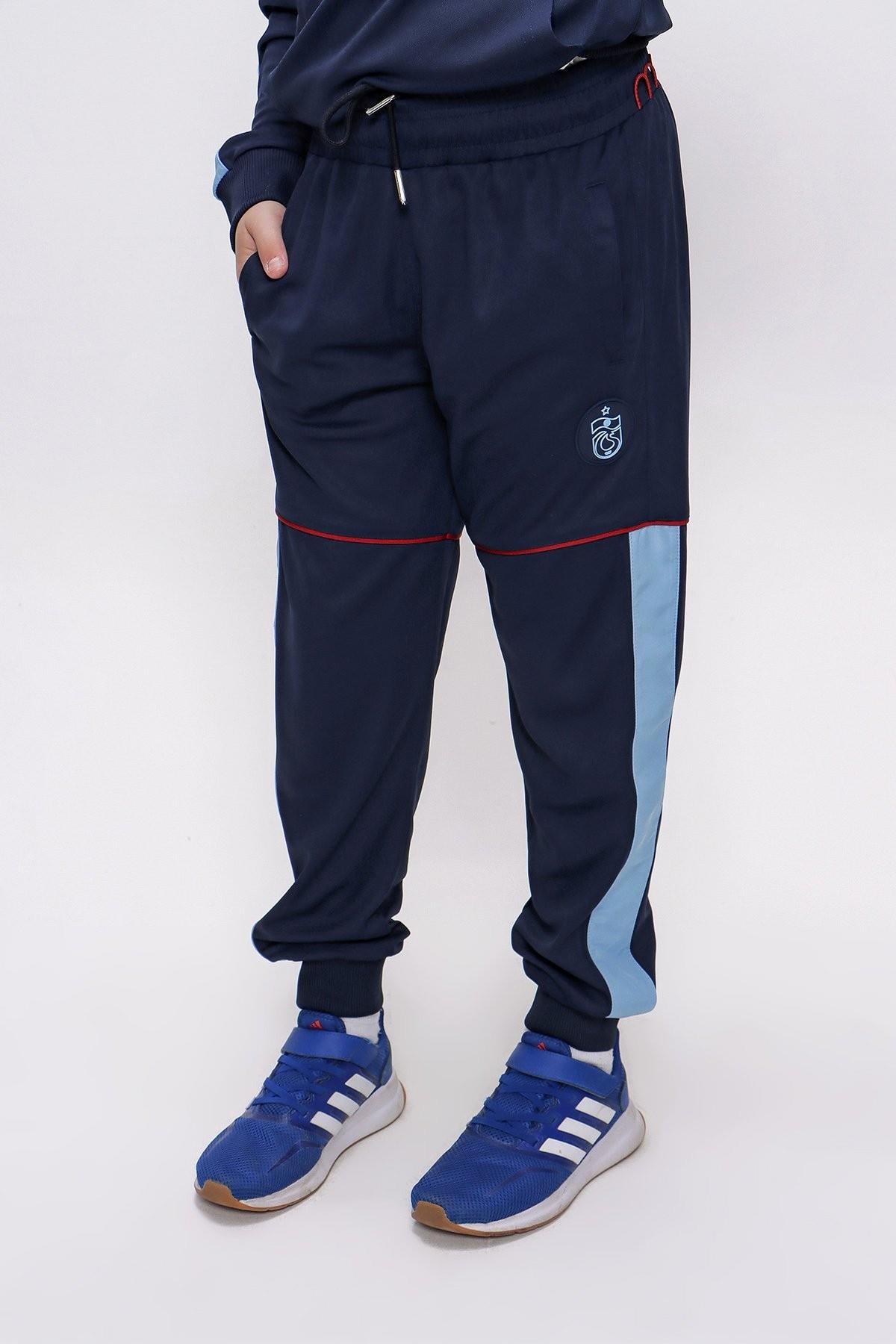 EŞOFMAN TAKIMI YARIM FERMUARLI PARÇALI