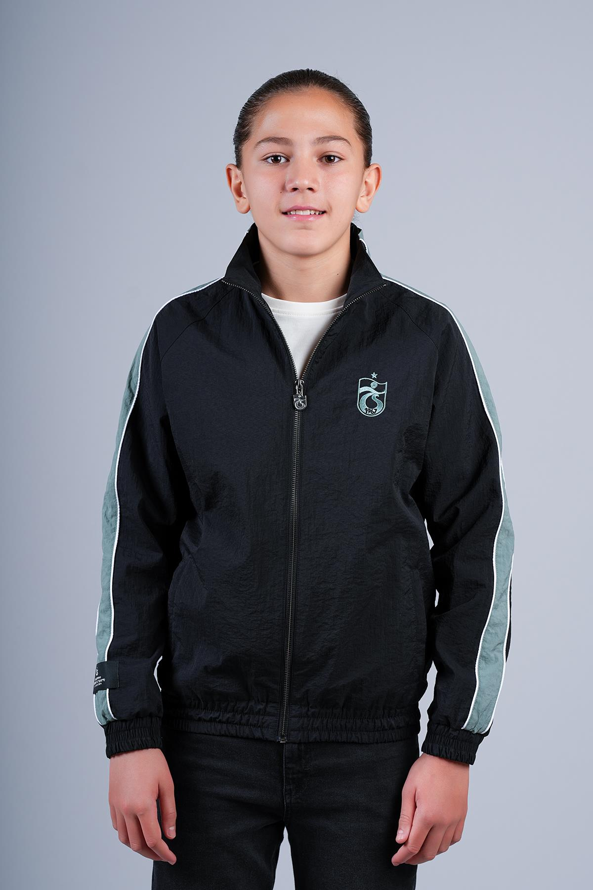 GENÇ TEK ÜST FIRTINA NAKIŞLI RETRO