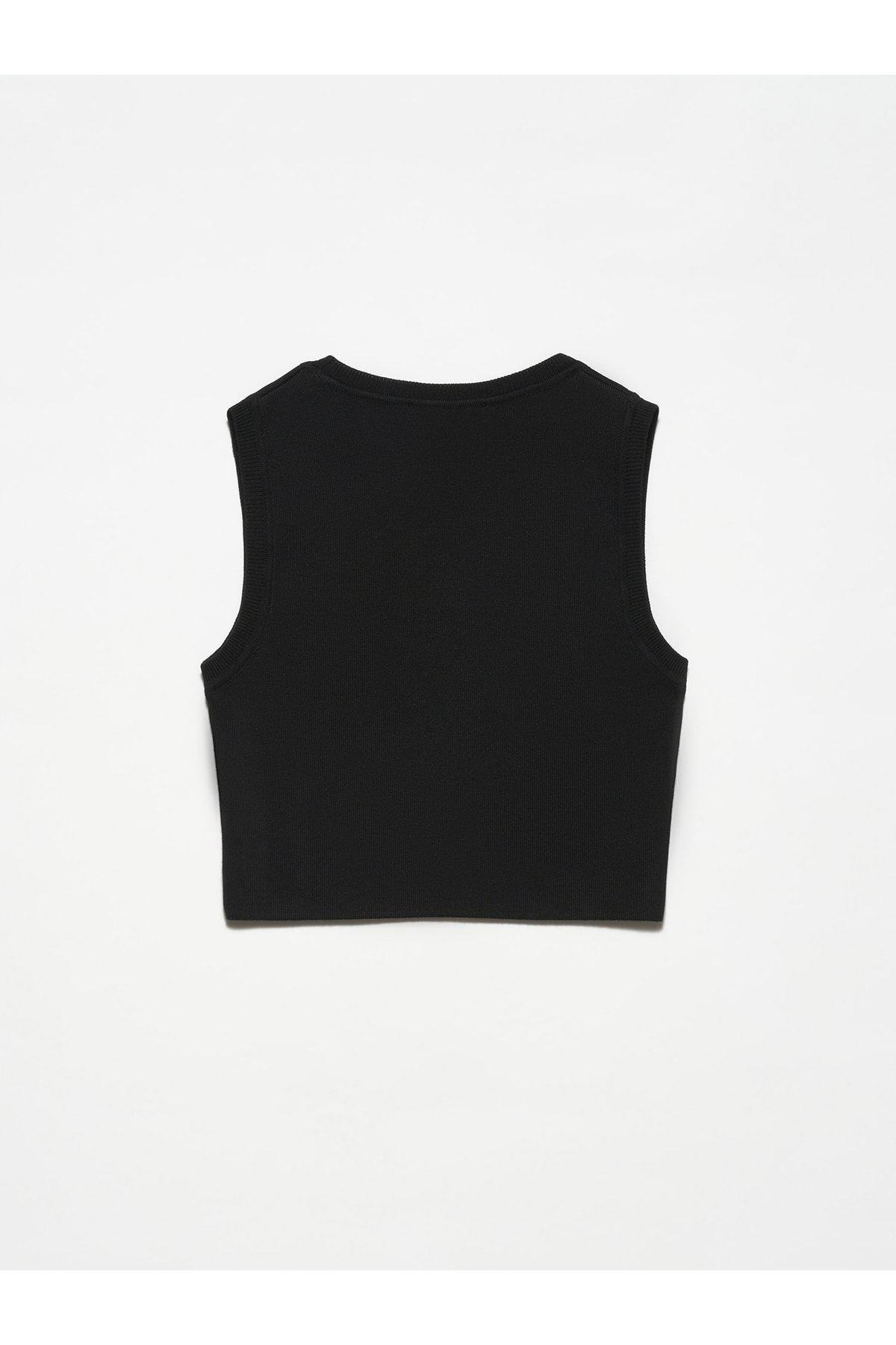 10172-bisiklet-yaka-triko-crop-siyah-9215-2.jpg