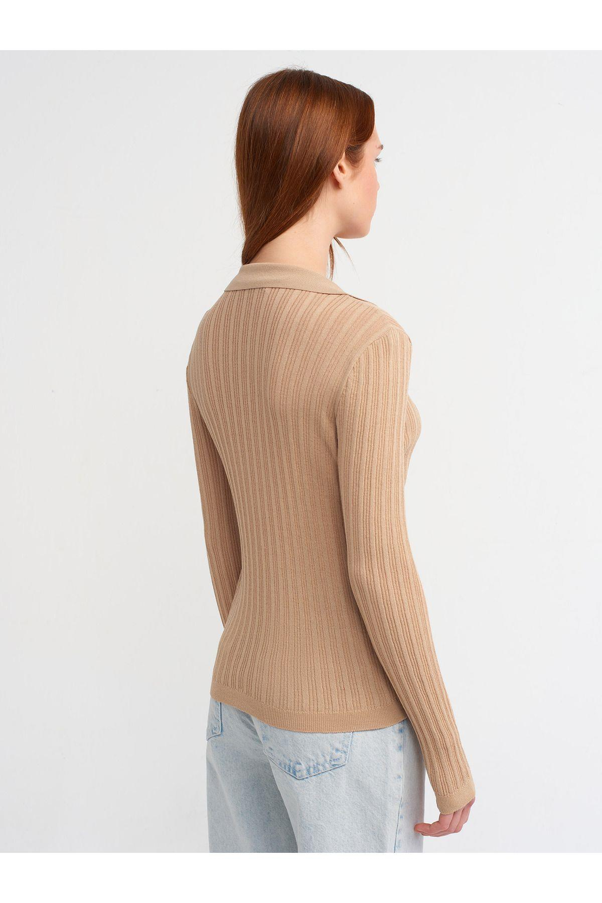 10526-polo-yaka-cicek-detayli-transpar-5a-906.jpg
