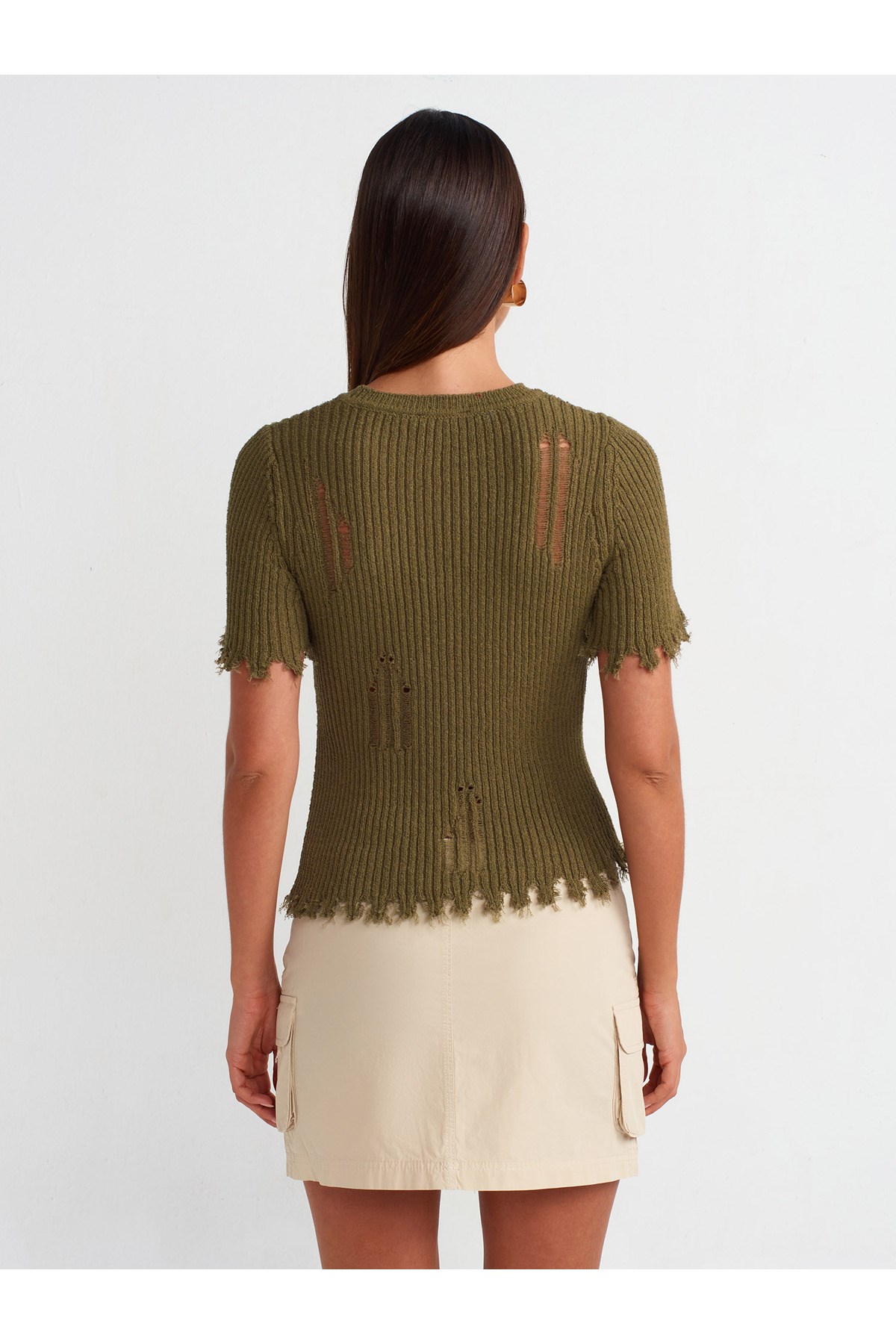 10555-bisiklet-yaka-yirtik-detayli-tri-5-8c32.jpg