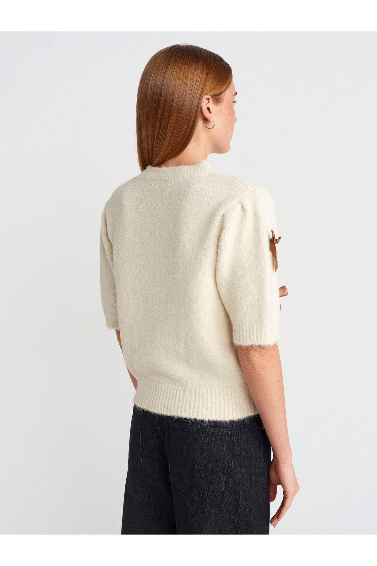 10673-bisiklet-yaka-fiyonk-detayli-kis-1-bd65.jpg