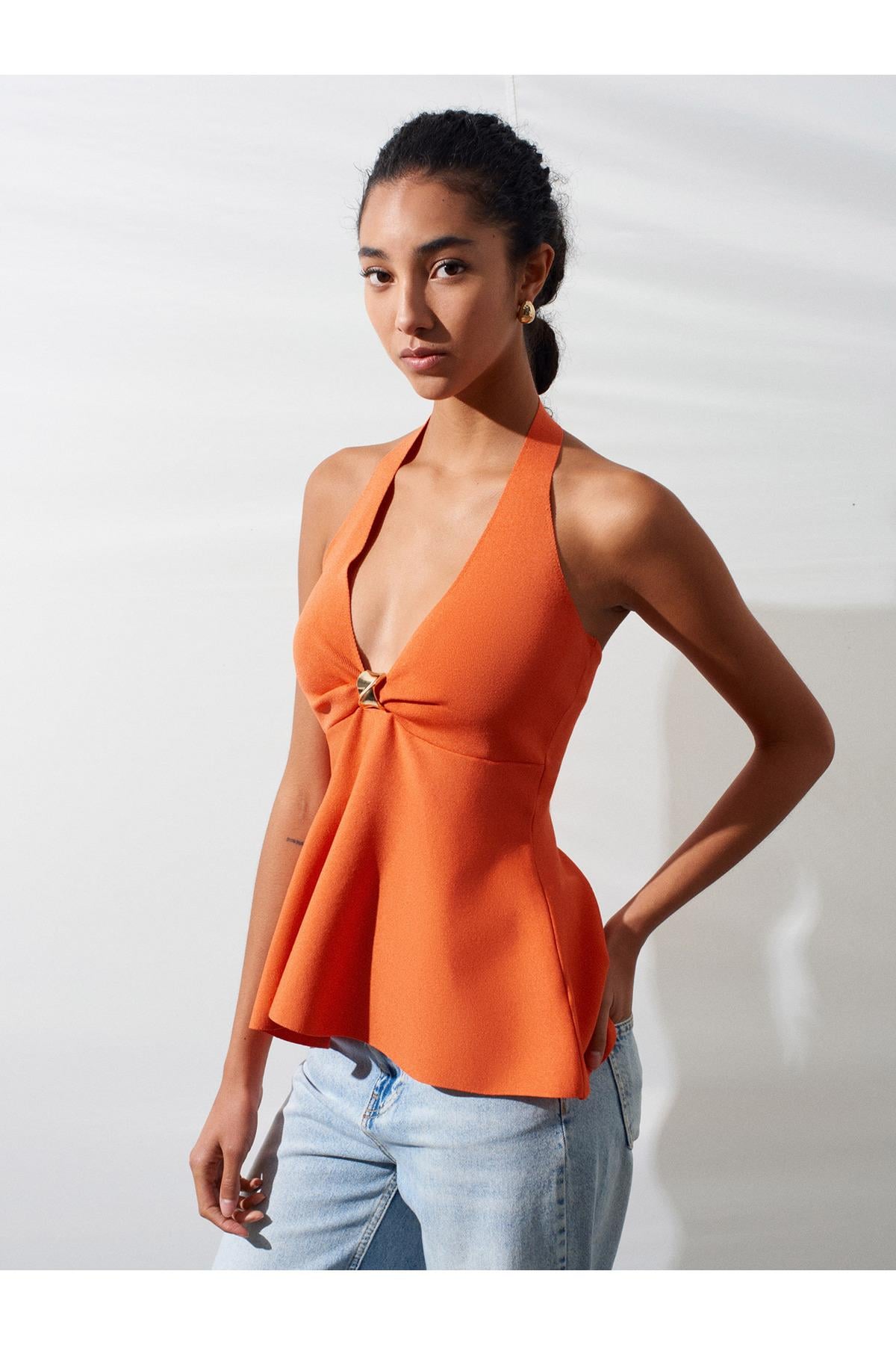 10787-halter-yaka-peplum-triko-bluz-or-e99647.jpg