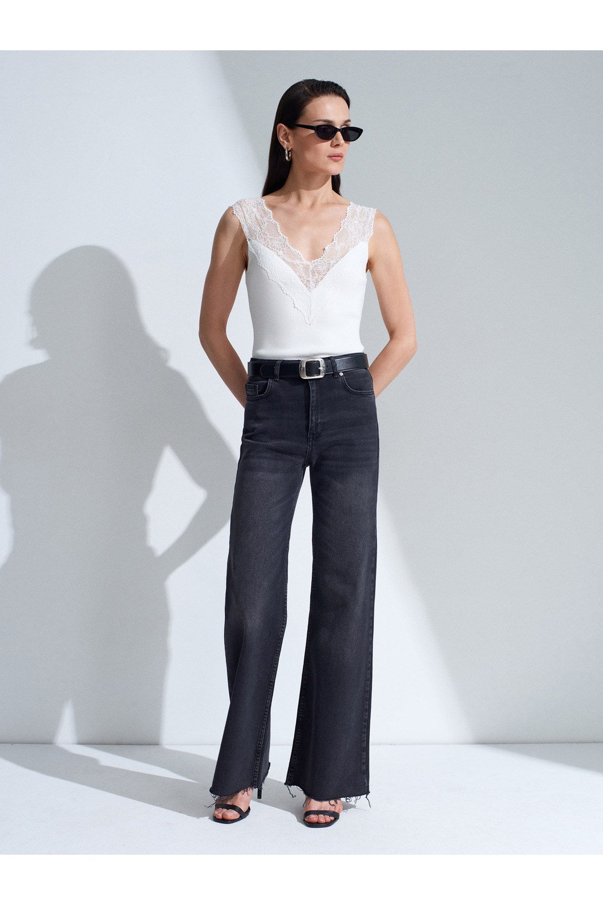 10875-dantelli-v-yaka-bluz-beyaz-5-c49a.jpg