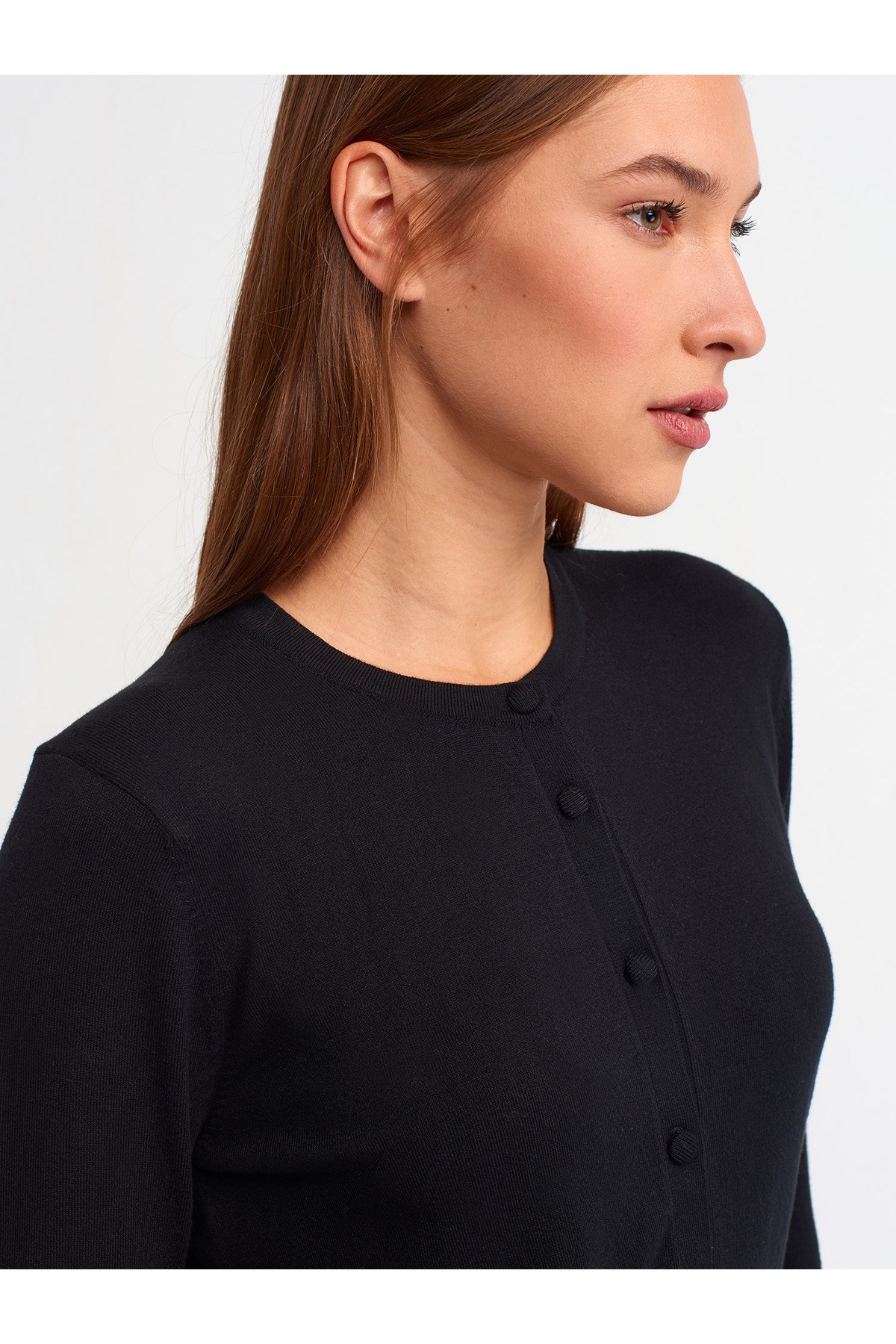1295-bisiklet-yaka-dugmeli-basic-hirka--bbae-.jpg