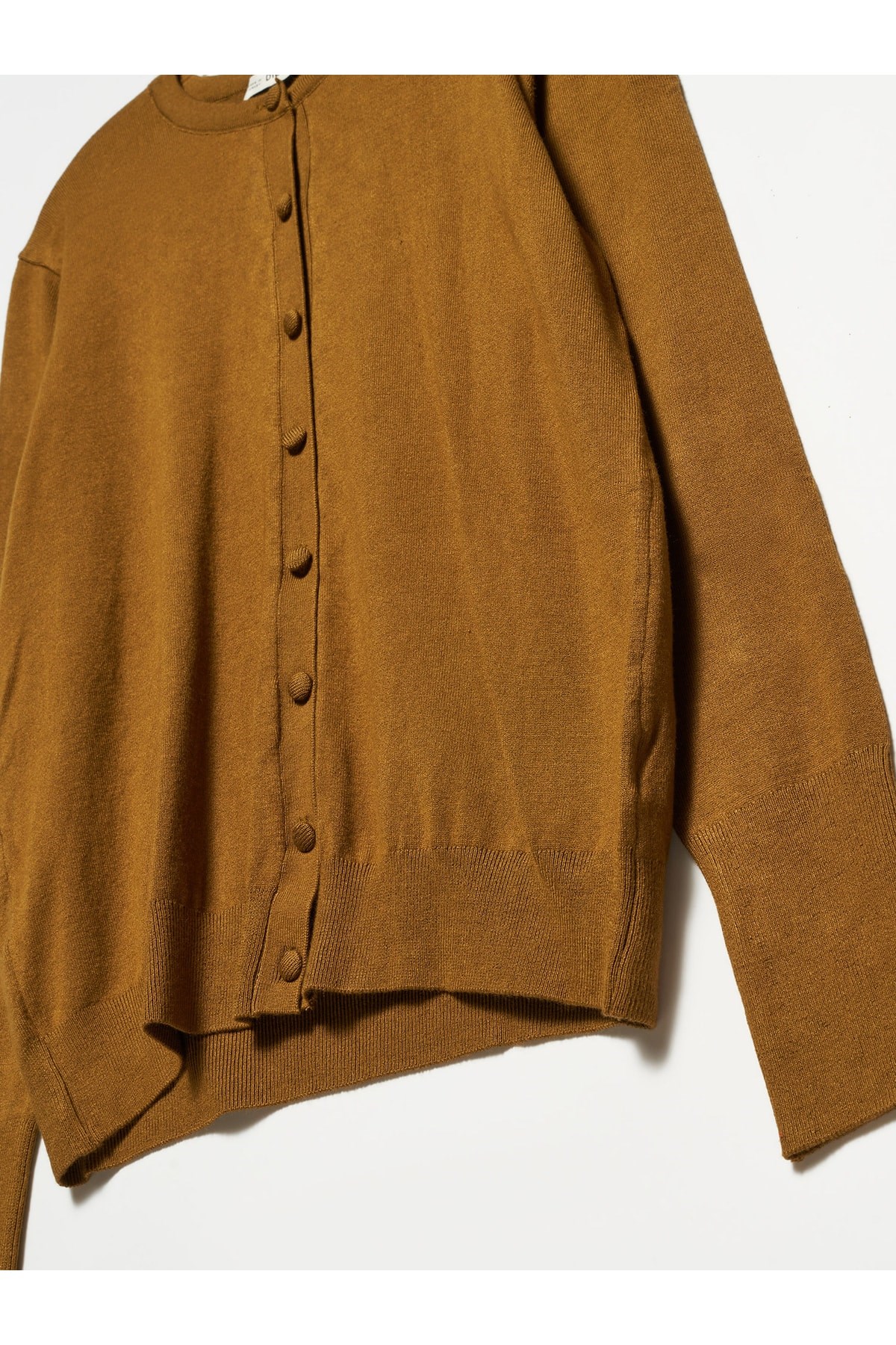 1295-bisiklet-yaka-dugmeli-basic-hirka-29-212.jpg