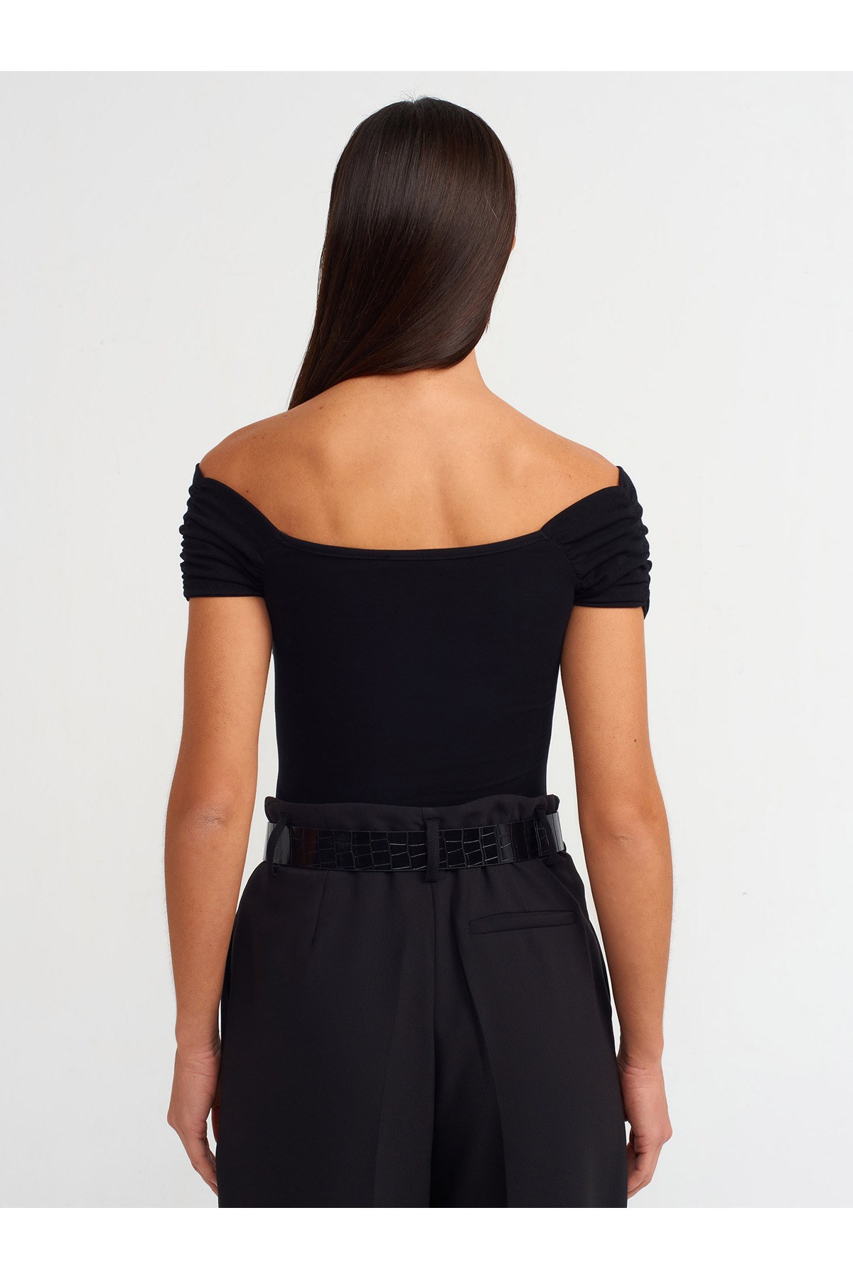 20828-omuzlari-acik-buzgulu-bodysuit-s-6e17b1.jpg