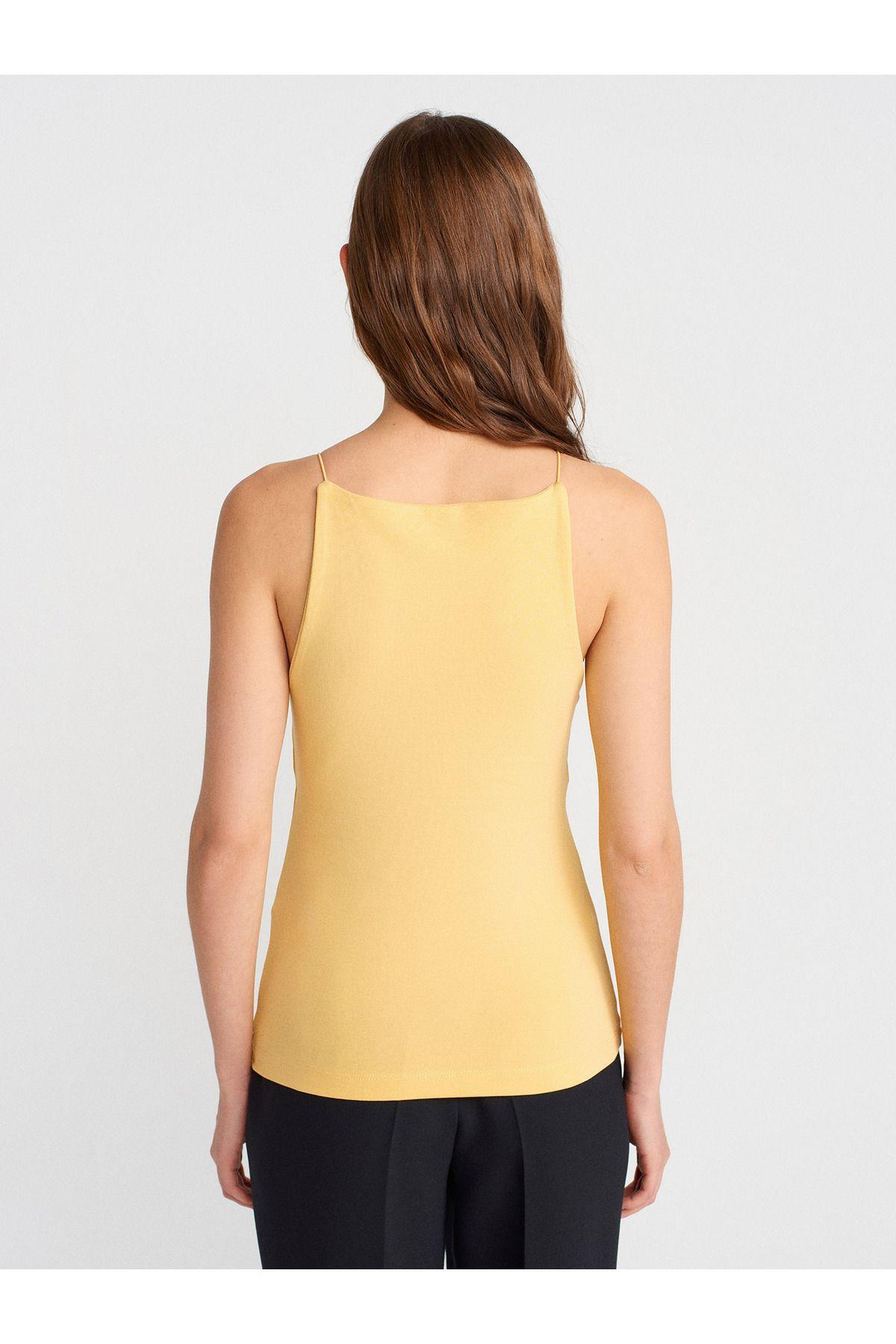 21020-halter-yaka-top-sari-9e2-4f.jpg