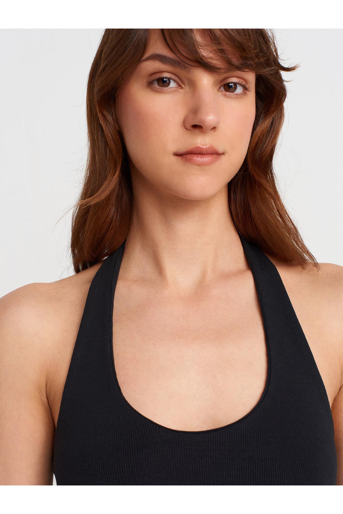 21052-halter-yaka-top-siyah-3-8fa4.jpg