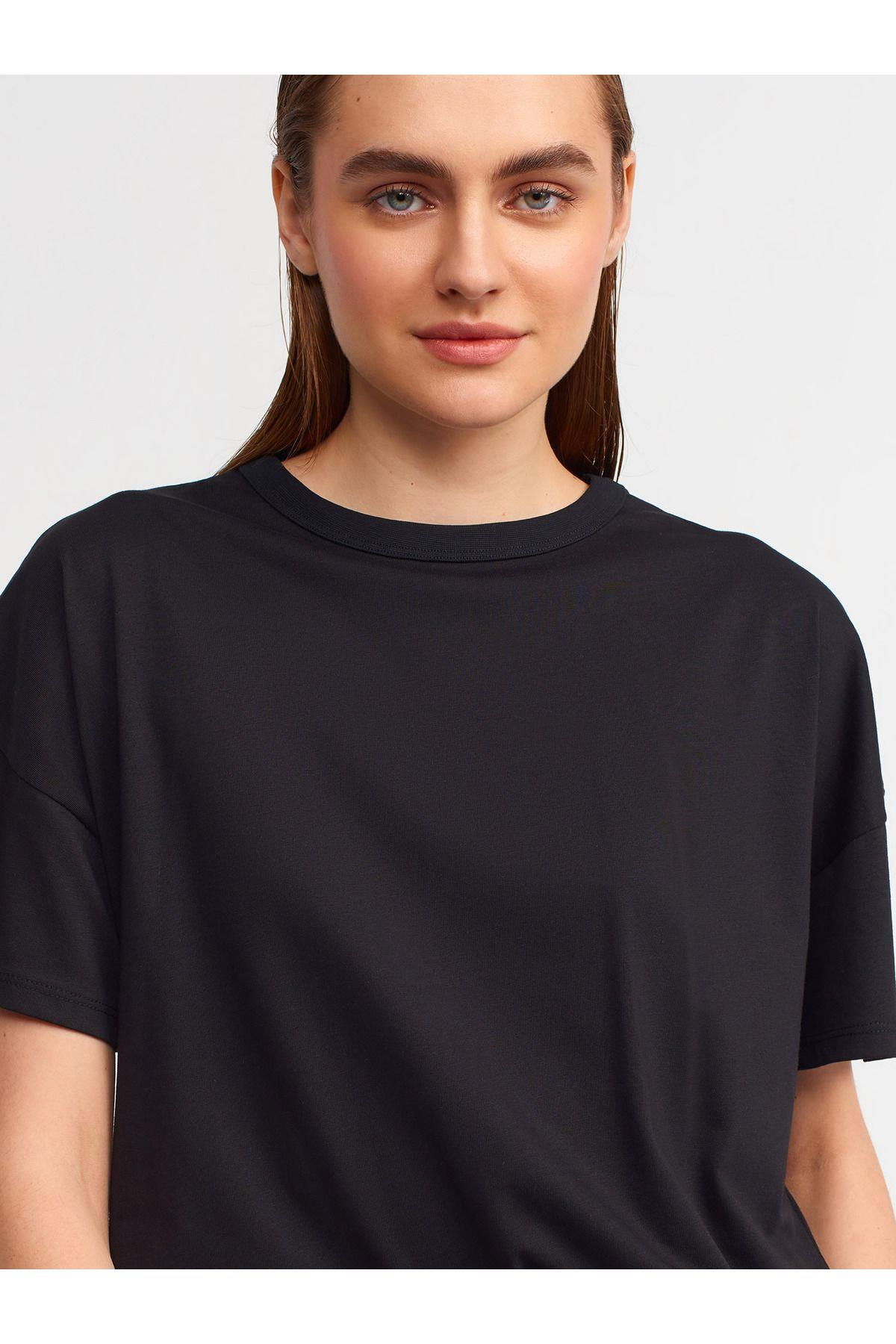 30123-oversize-tshirt-siyah-cd-470.jpg