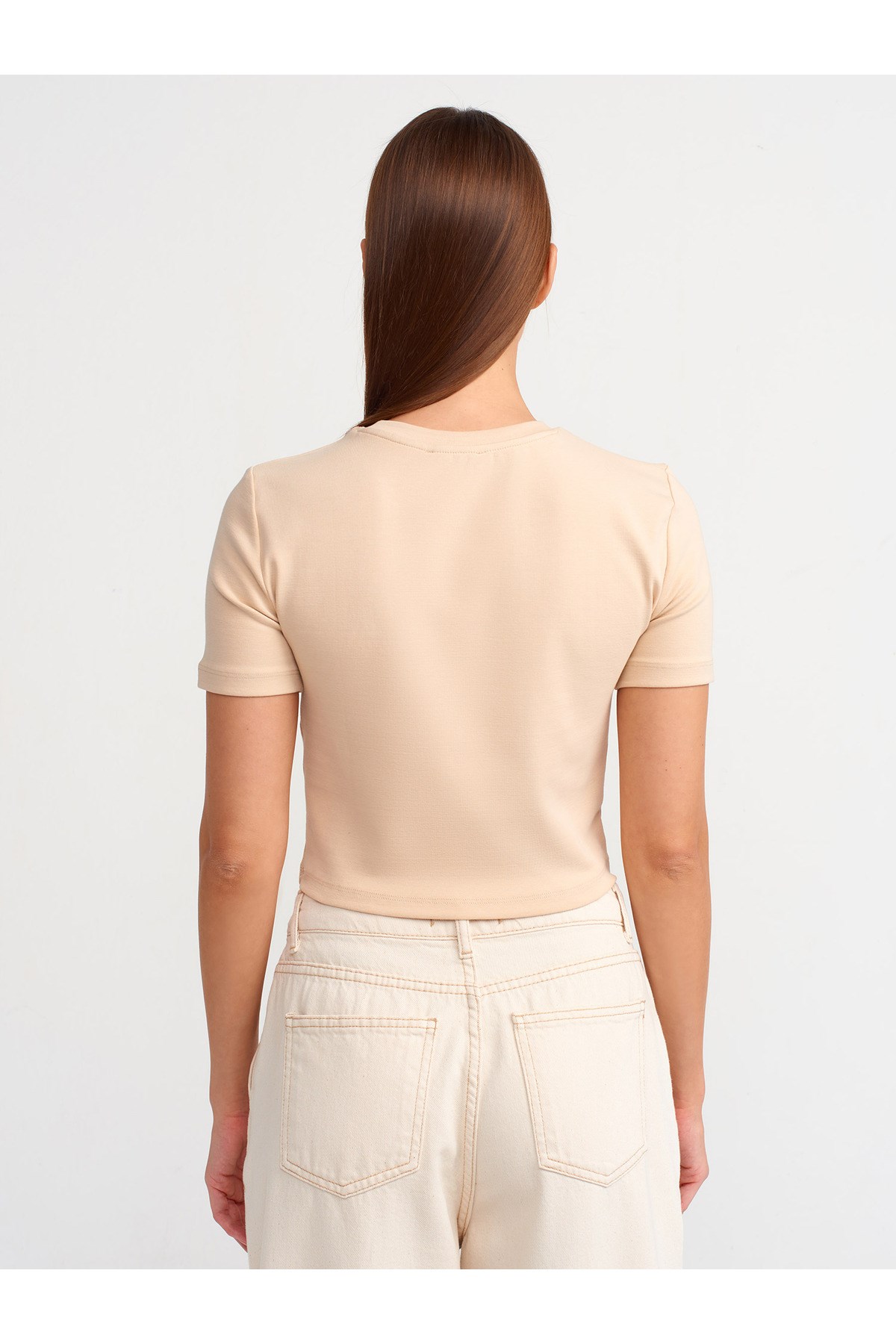 30124-crop-t-shirt-acik-bej-025-42.jpg