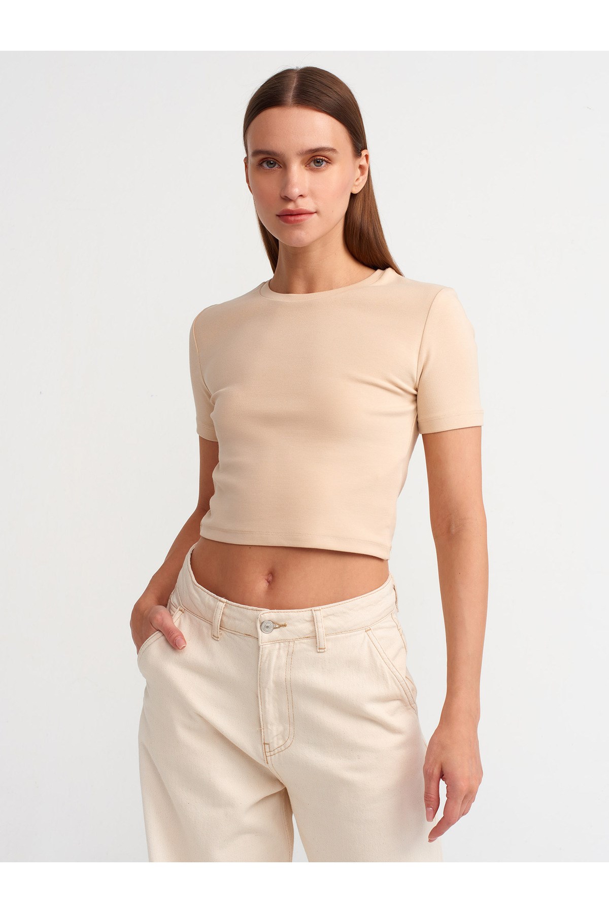 30124-crop-t-shirt-acik-bej-42d5-a.jpg