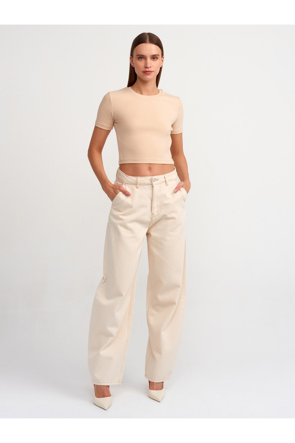 30124-crop-t-shirt-acik-bej-8d-495.jpg