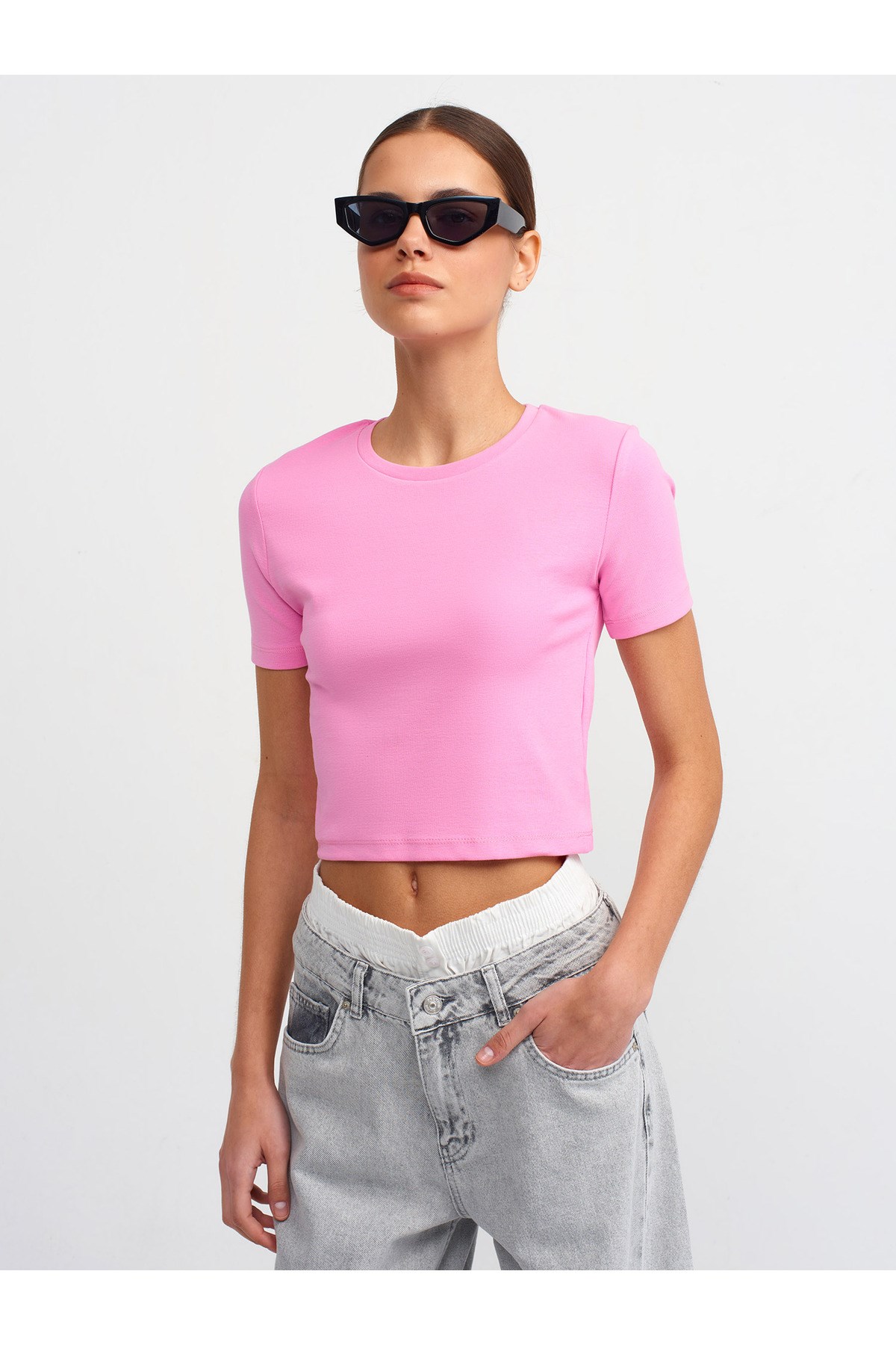 30124-crop-t-shirt-pembe-d6-bc1.jpg