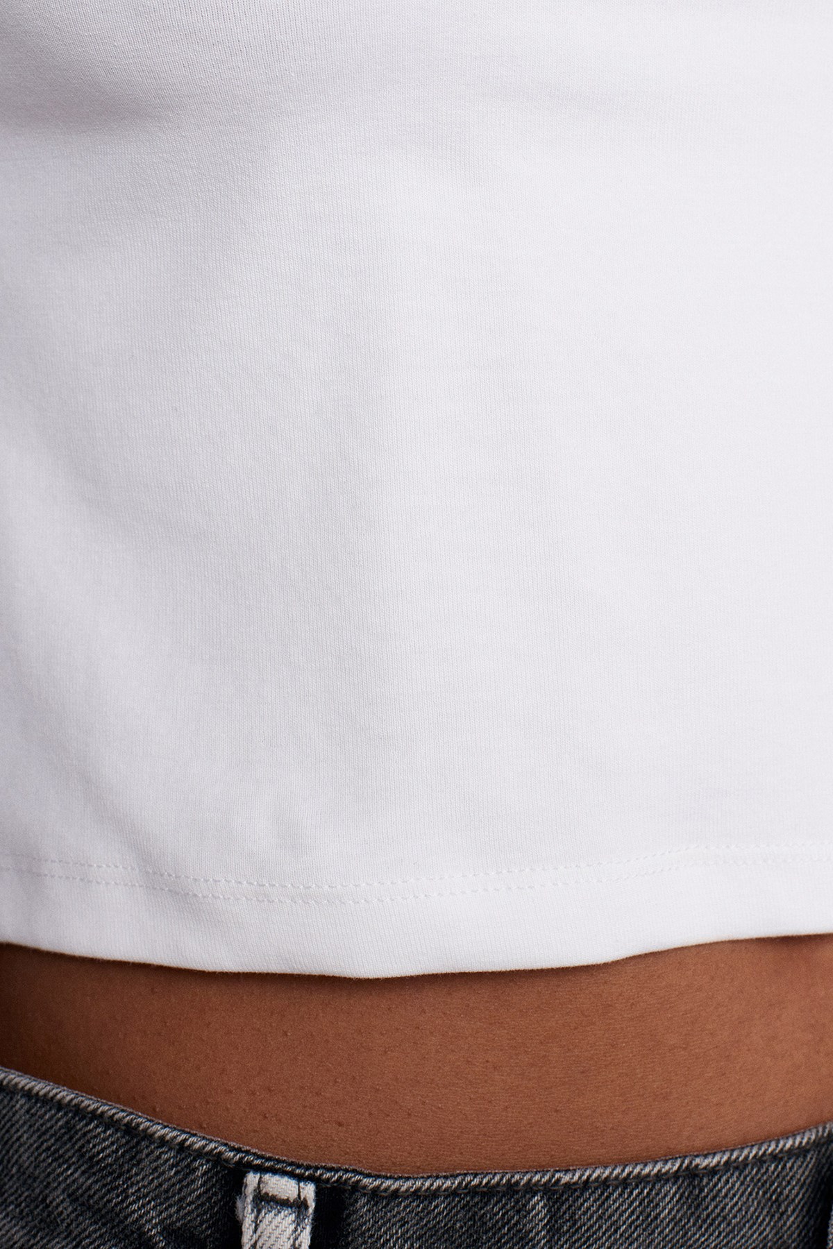 30124-crop-tshirt-beyaz-fb5-fa.jpg