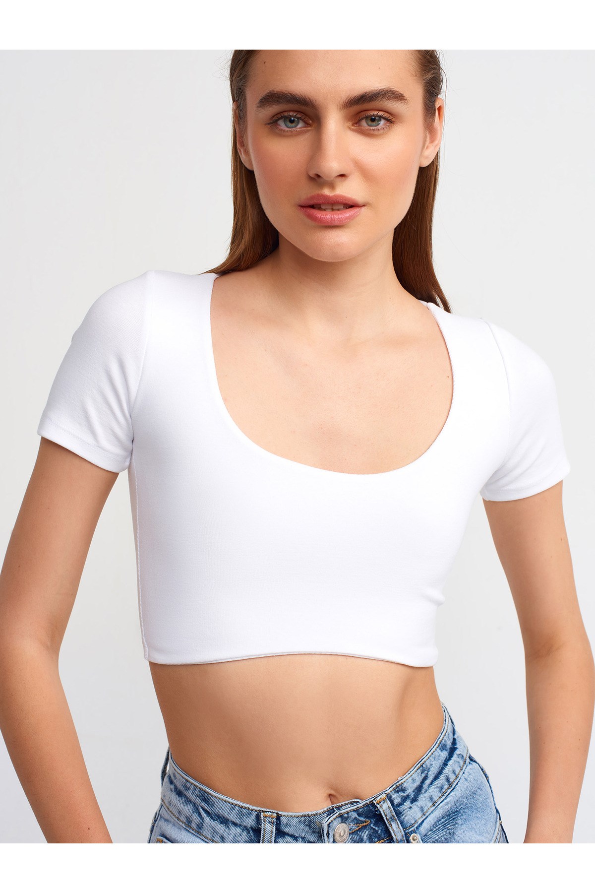 30127-crop-top-beyaz-5bddd0.jpg