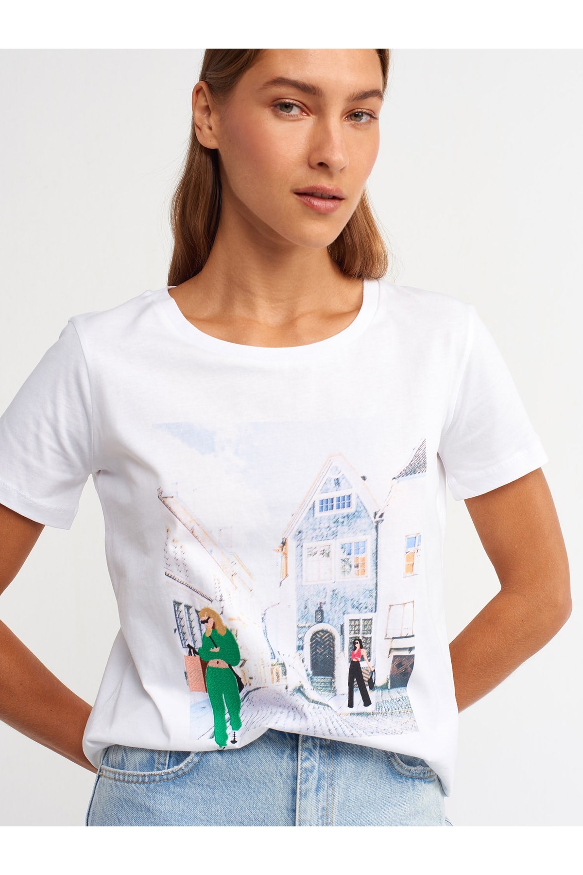 30137-nakisli-basic-tshirt-beyaz-827b9b.jpg