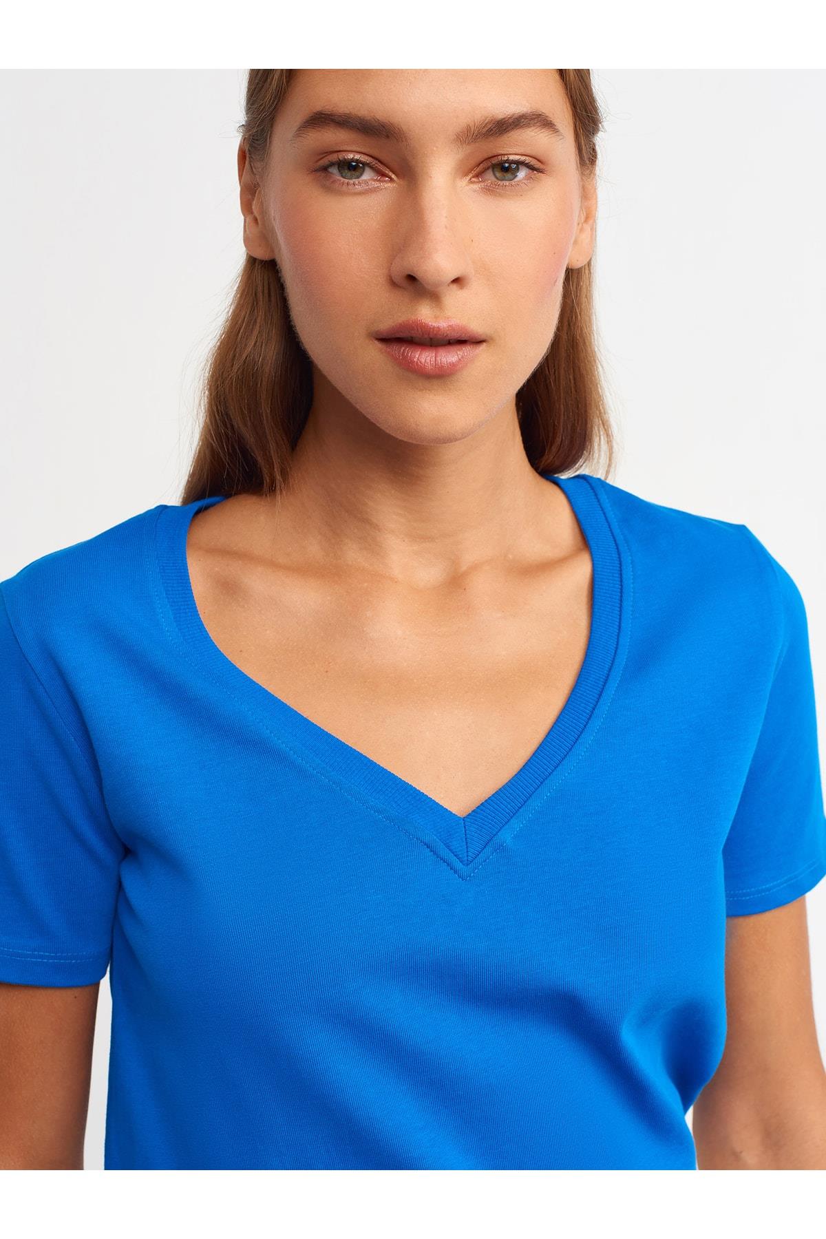 30146-30146-v-yaka-tshirt-saks-40-c2f.jpg