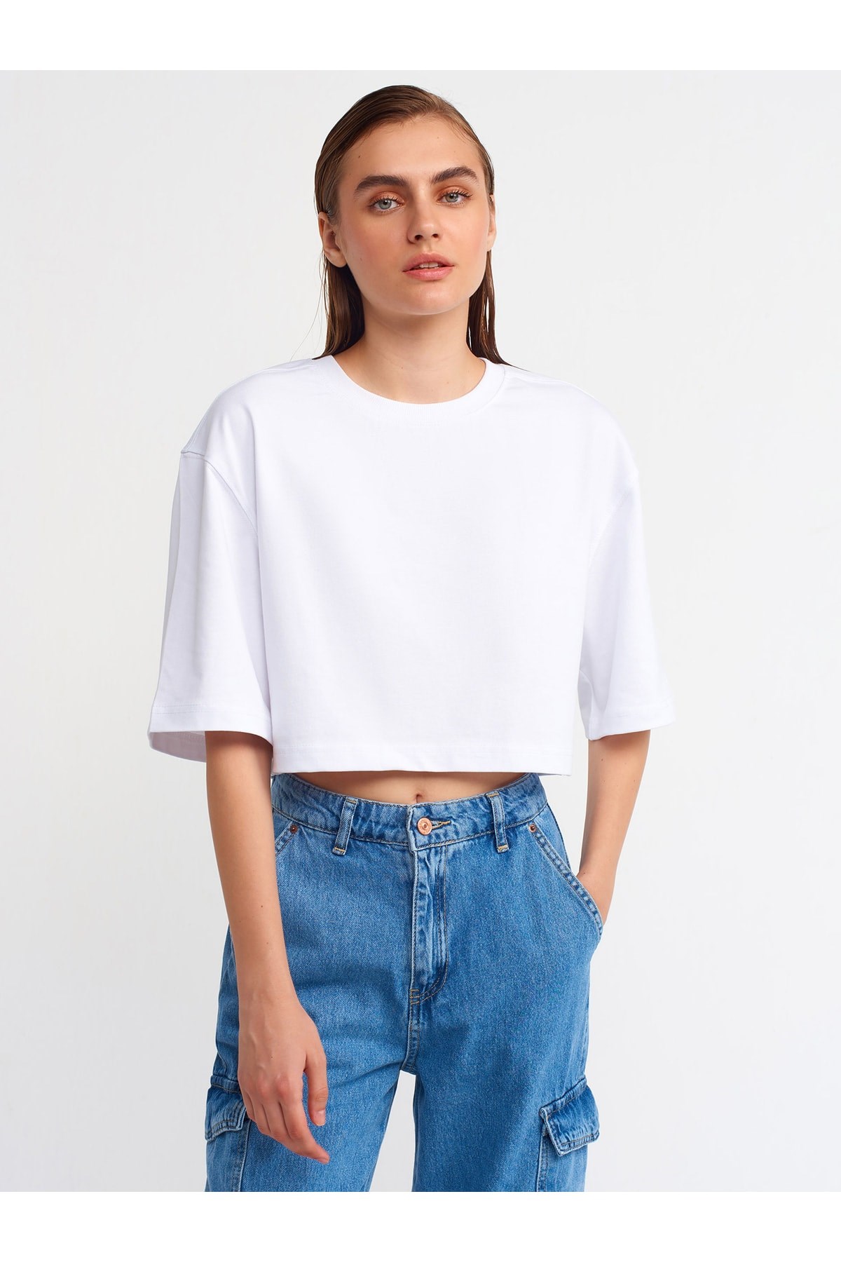 30148-crop-bisiklet-yaka-tshirt-beyaz--77dc-.jpg