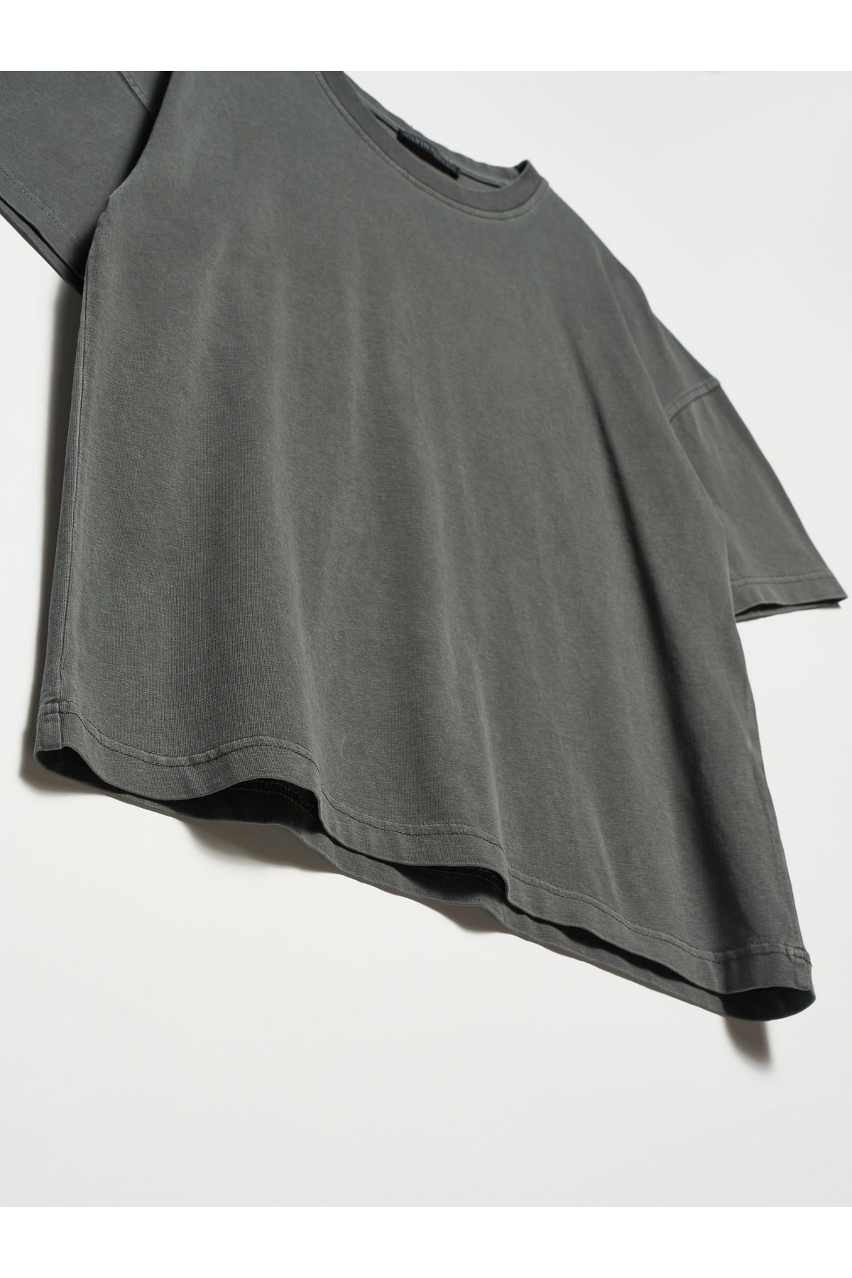30150-soluk-efektli-t-shirt-antrasit-4f3c2-.jpg
