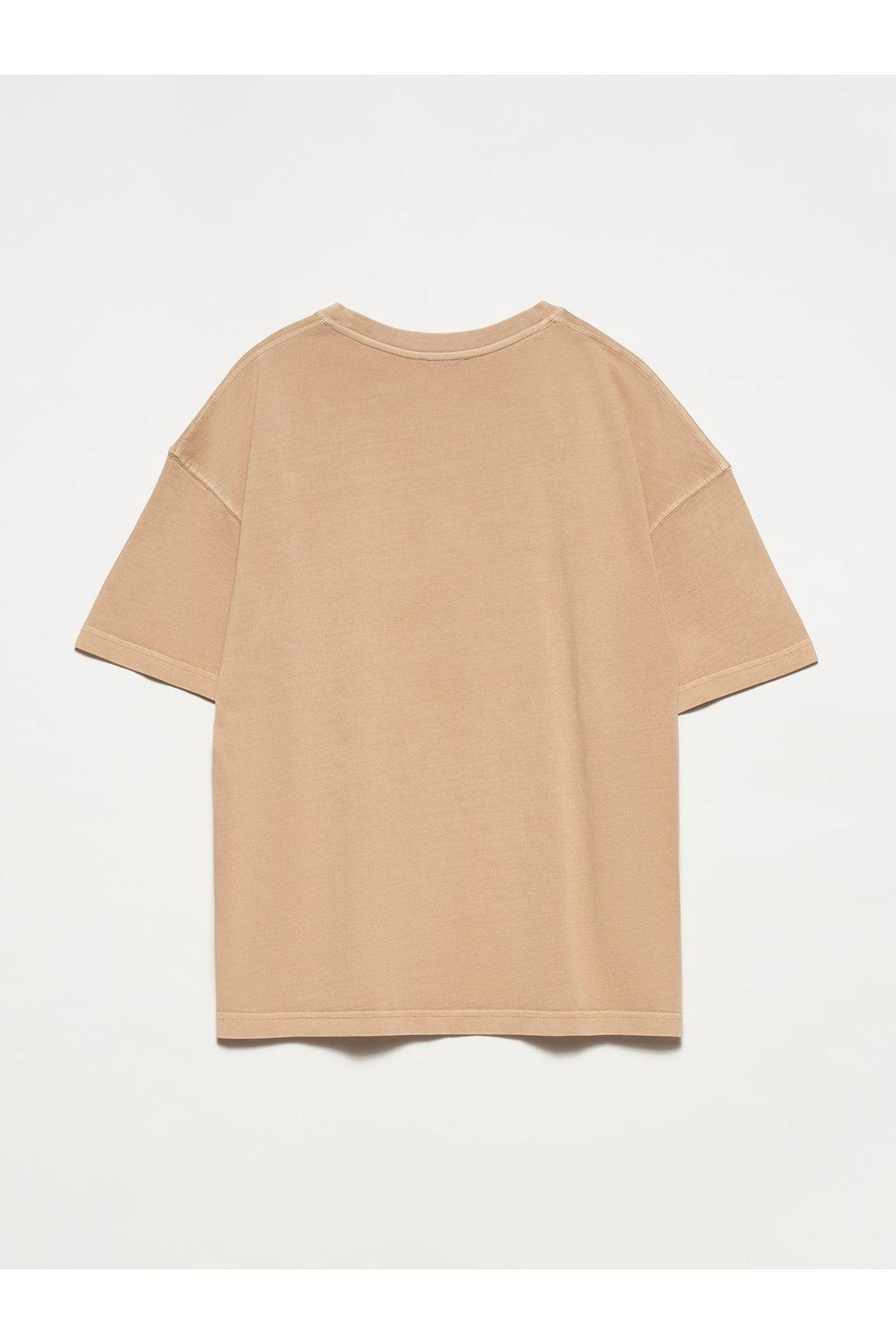 30150-soluk-efektli-t-shirt-bej-e-4584.jpg