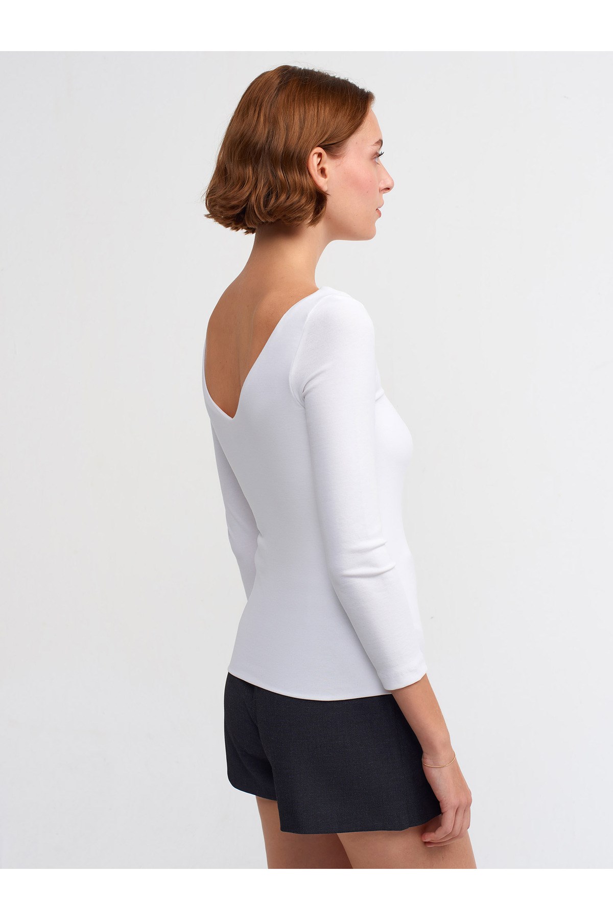 30228-v-yaka-top-beyaz-e5ea9f.jpg