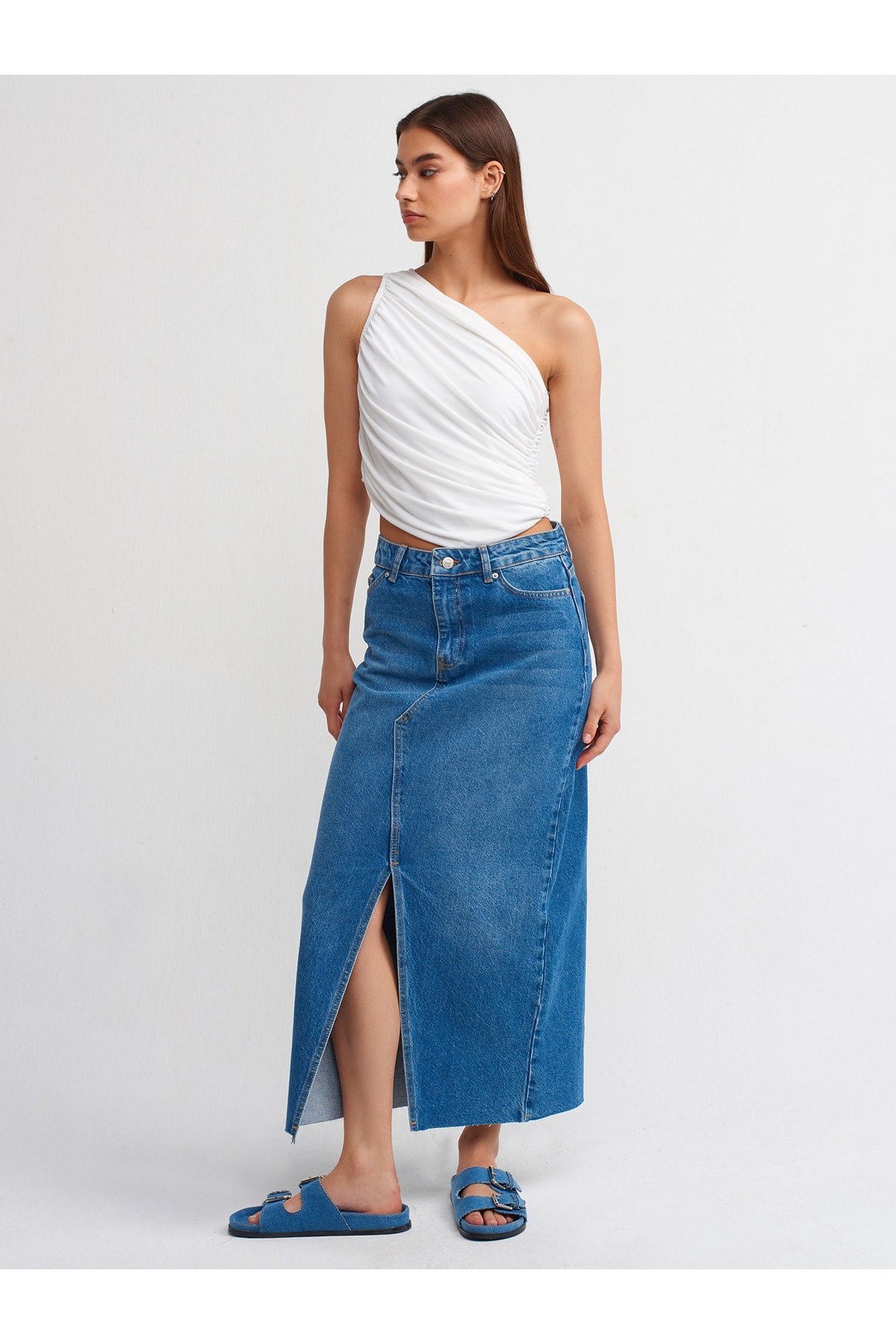 30229-asimetrik-drapeli-top-ekru-e52ce9.jpg