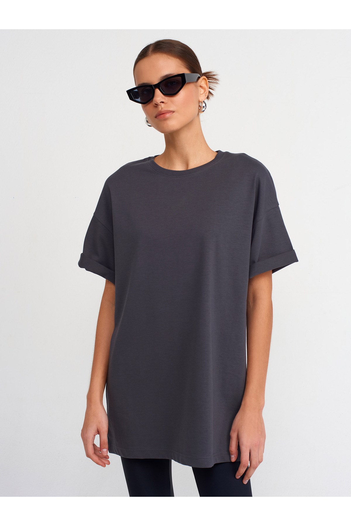 30310-pamuklu-oversize-t-shirt-antrasi-e5-375.jpg