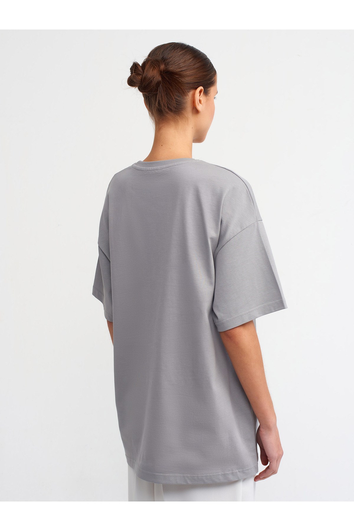 30310-pamuklu-oversize-t-shirt-gri-ecf-44.jpg