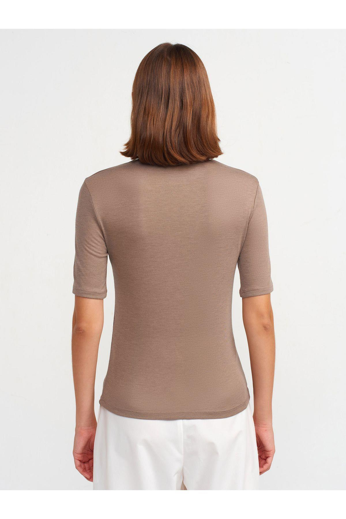 30481-yuksek-yakali-tshirt-vizon-3bdaff.jpg
