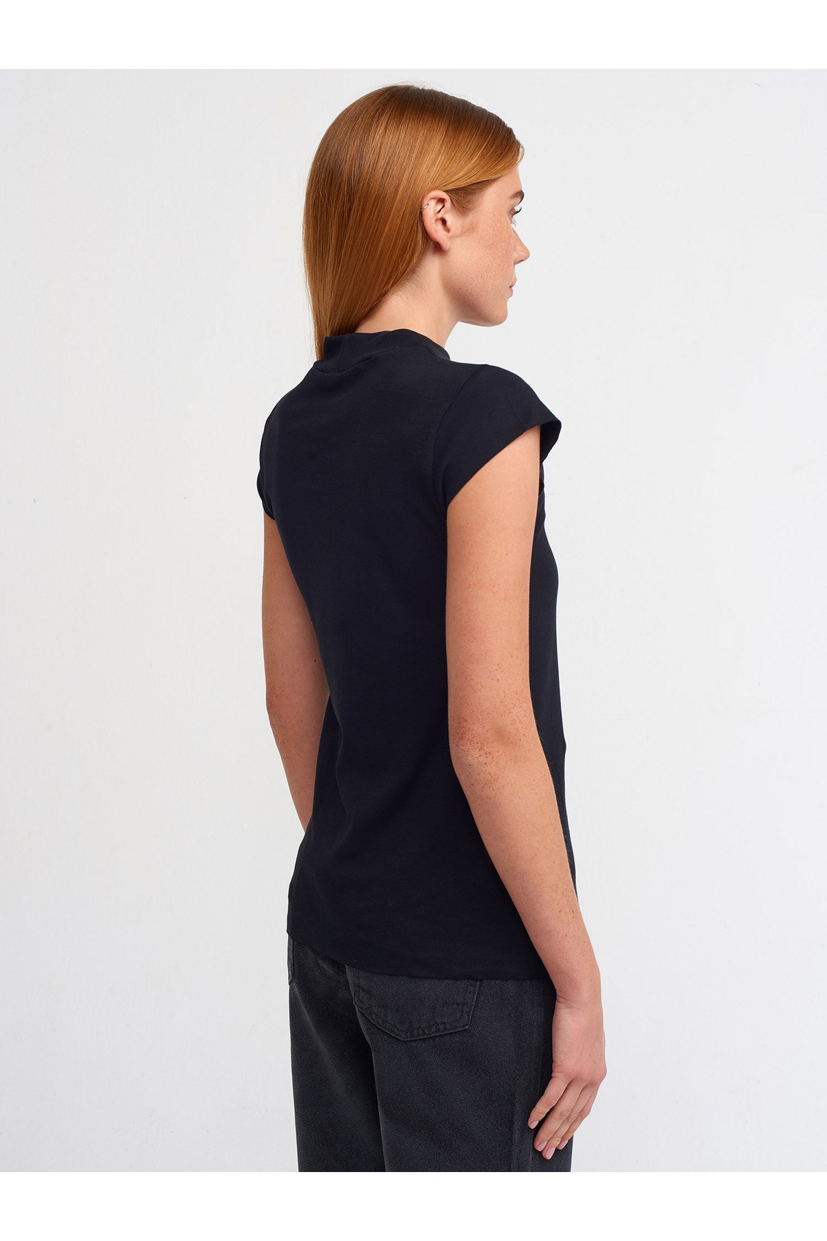 30581-pamuklu-t-shirt-siyah-5-8ddd.jpg