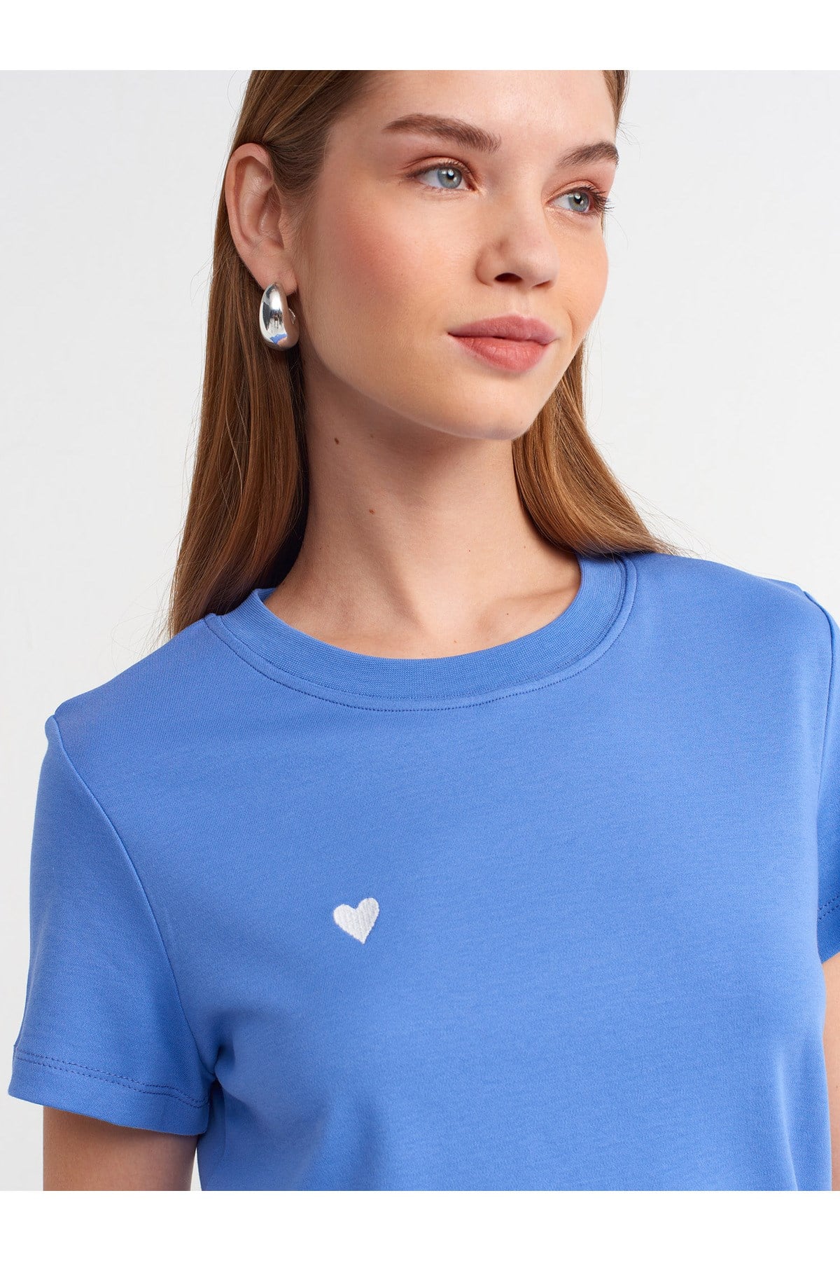 30584-bisiklet-yaka-pamuklu-t-shirt-in-bae-02.jpg