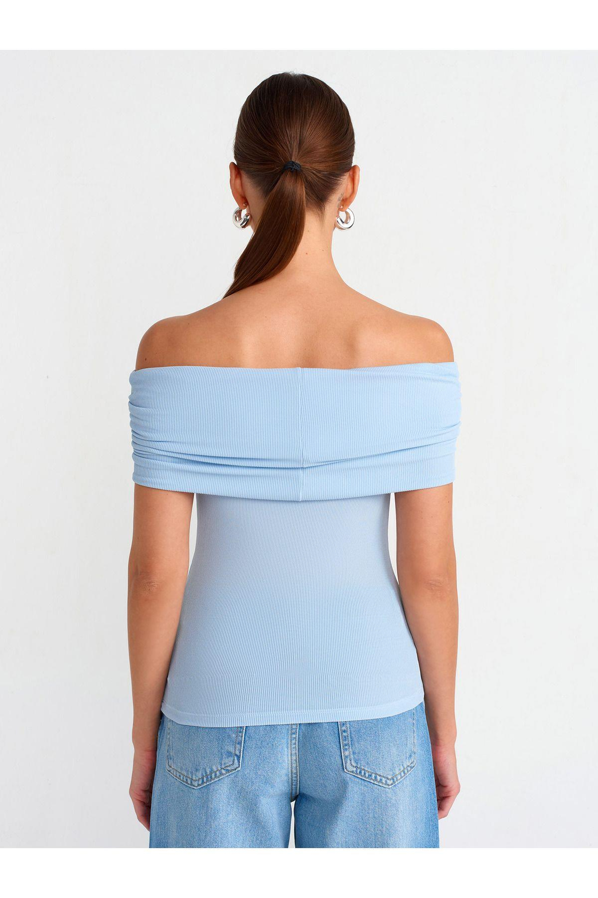 30851-omuzlari-dusuk-bluz-mavi--4380-.jpg
