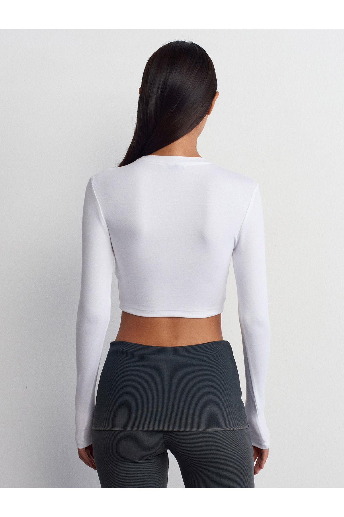 31236-uzun-kollu-crop-top-beyaz-e77-41.jpg