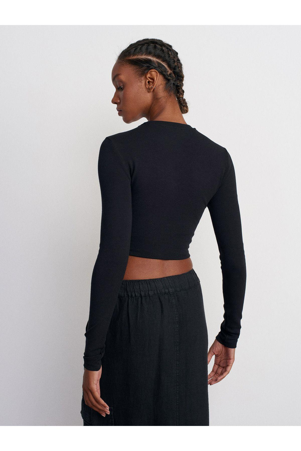 31236-uzun-kollu-crop-top-siyah-a0abb1.jpg