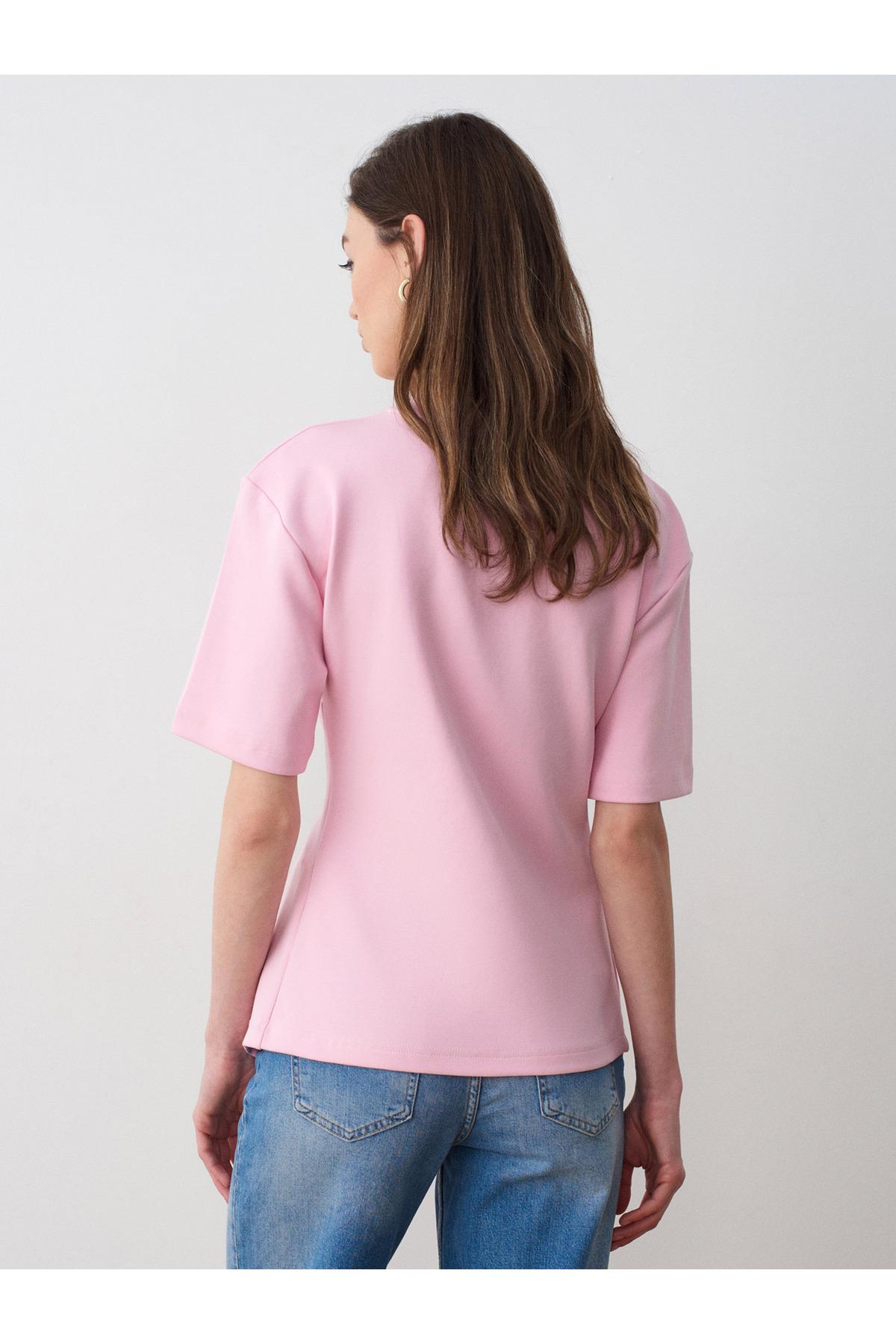 32445-aksesuar-detayli-basic-t-shirt-t--b40e7.jpg