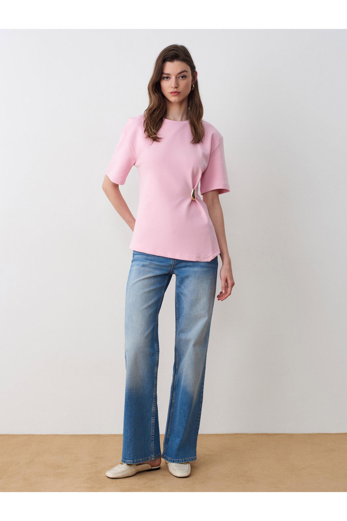 32445-aksesuar-detayli-basic-t-shirt-t-433b-b.jpg