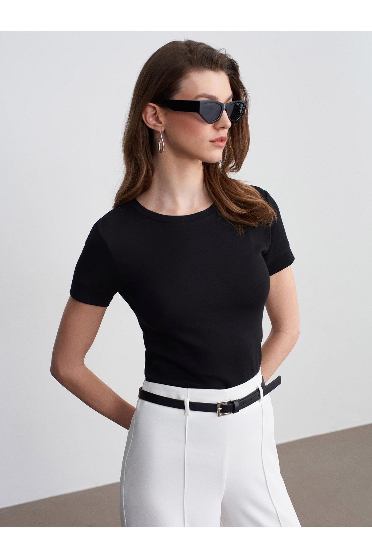 32637-bisiklet-yaka-t-shirt-siyah-767beb.jpg