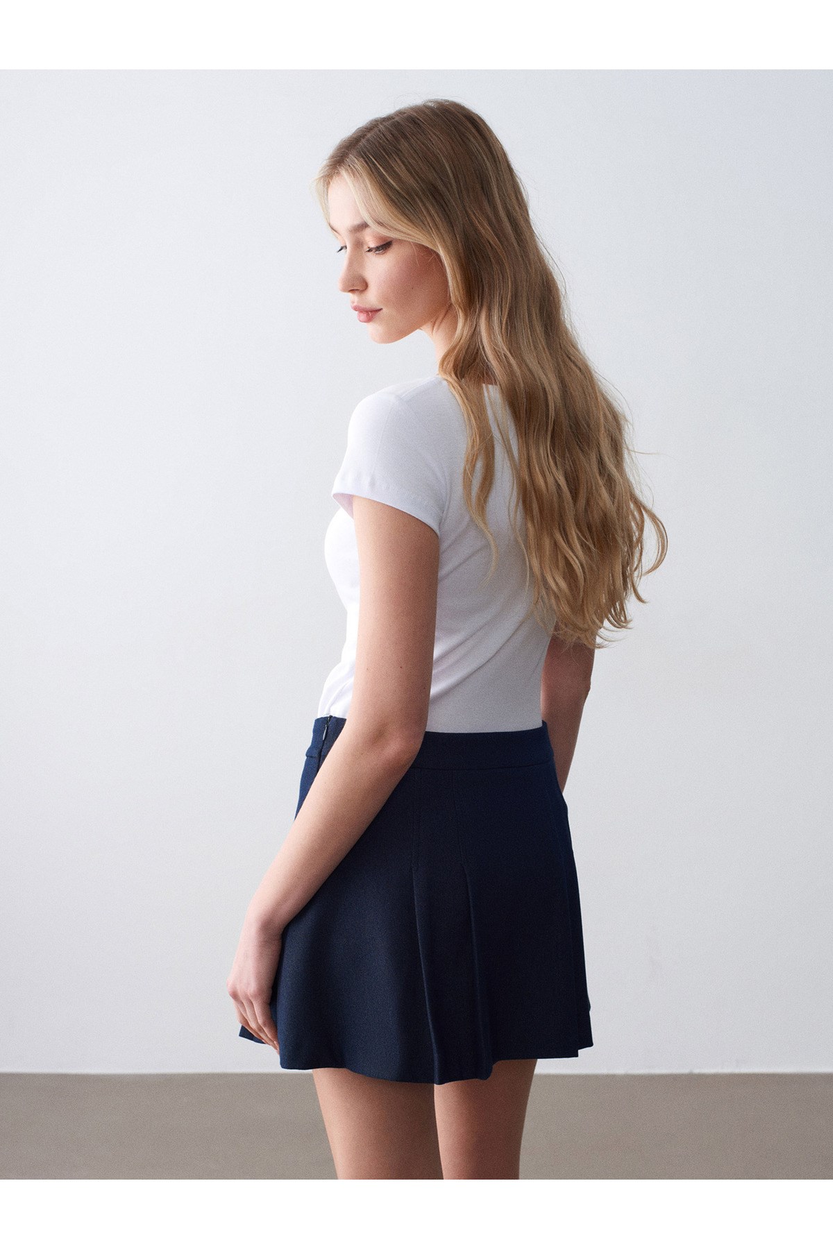 32688-100-pamuk-basic-t-shirt-beyaz-c9-1a2.jpg