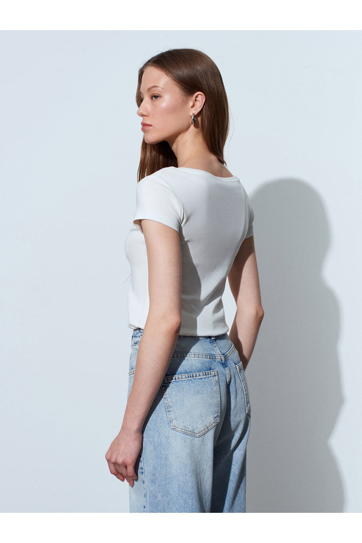 32688-100-pamuk-basic-t-shirt-ekru-86a-4b.jpg