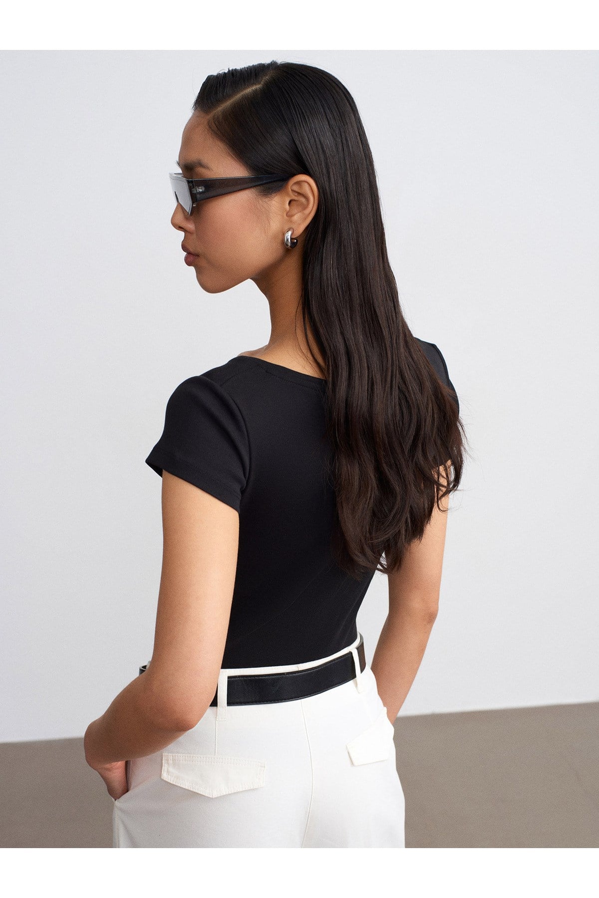 32688-100-pamuk-basic-t-shirt-siyah-462b-a.jpg