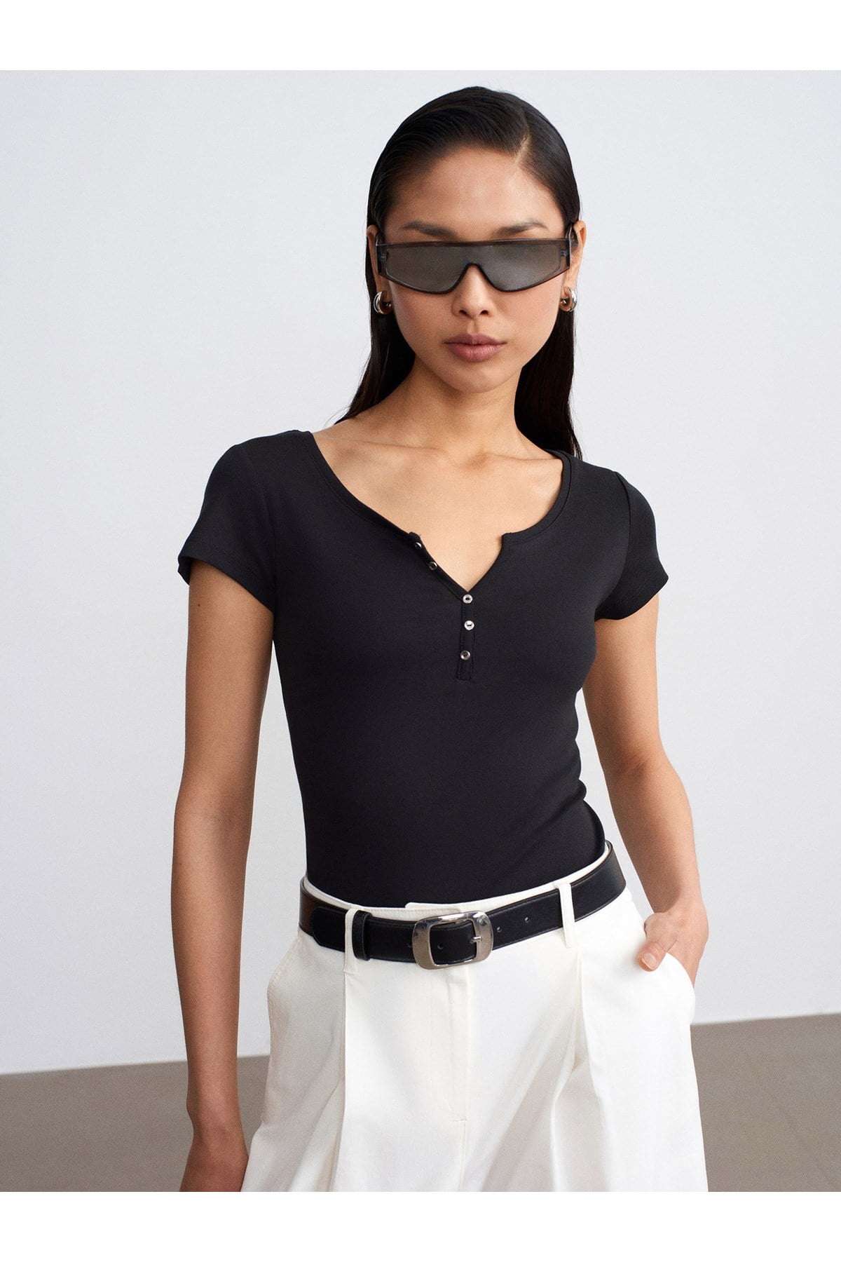 32688-100-pamuk-basic-t-shirt-siyah-b46-9b.jpg