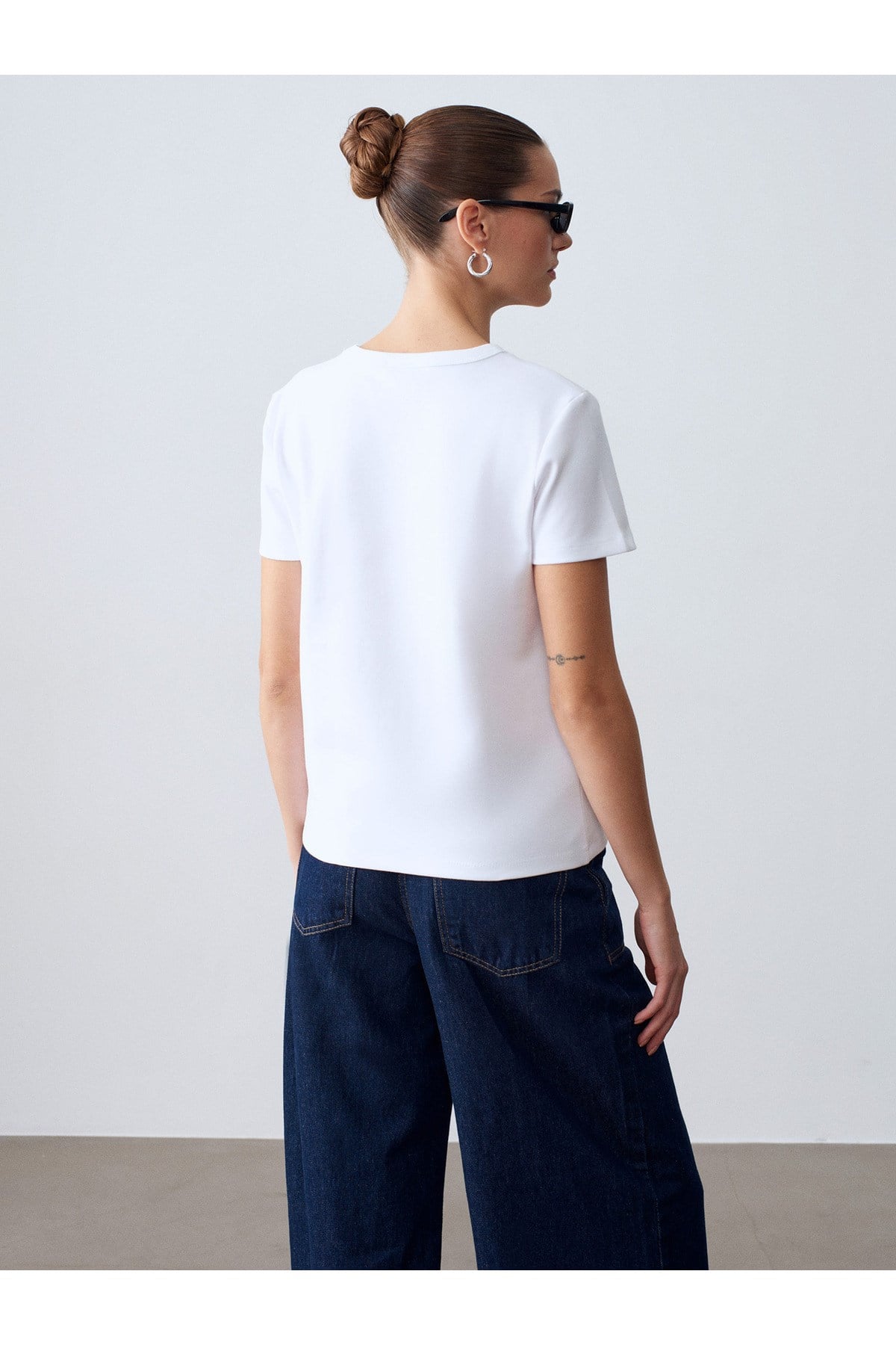 32779-bisiklet-yaka-t-shirt-beyaz-c0909b.jpg