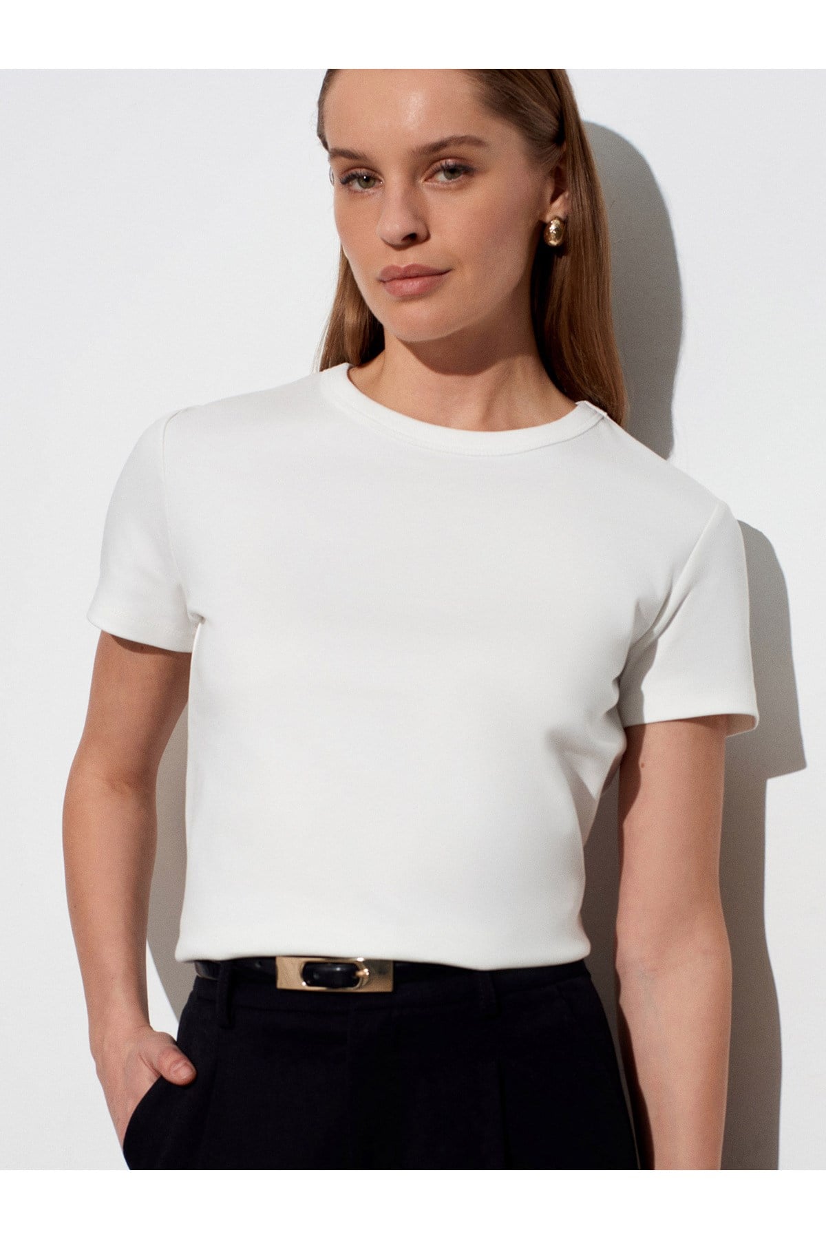 32779-bisiklet-yaka-t-shirt-ekru-7-4cdb.jpg