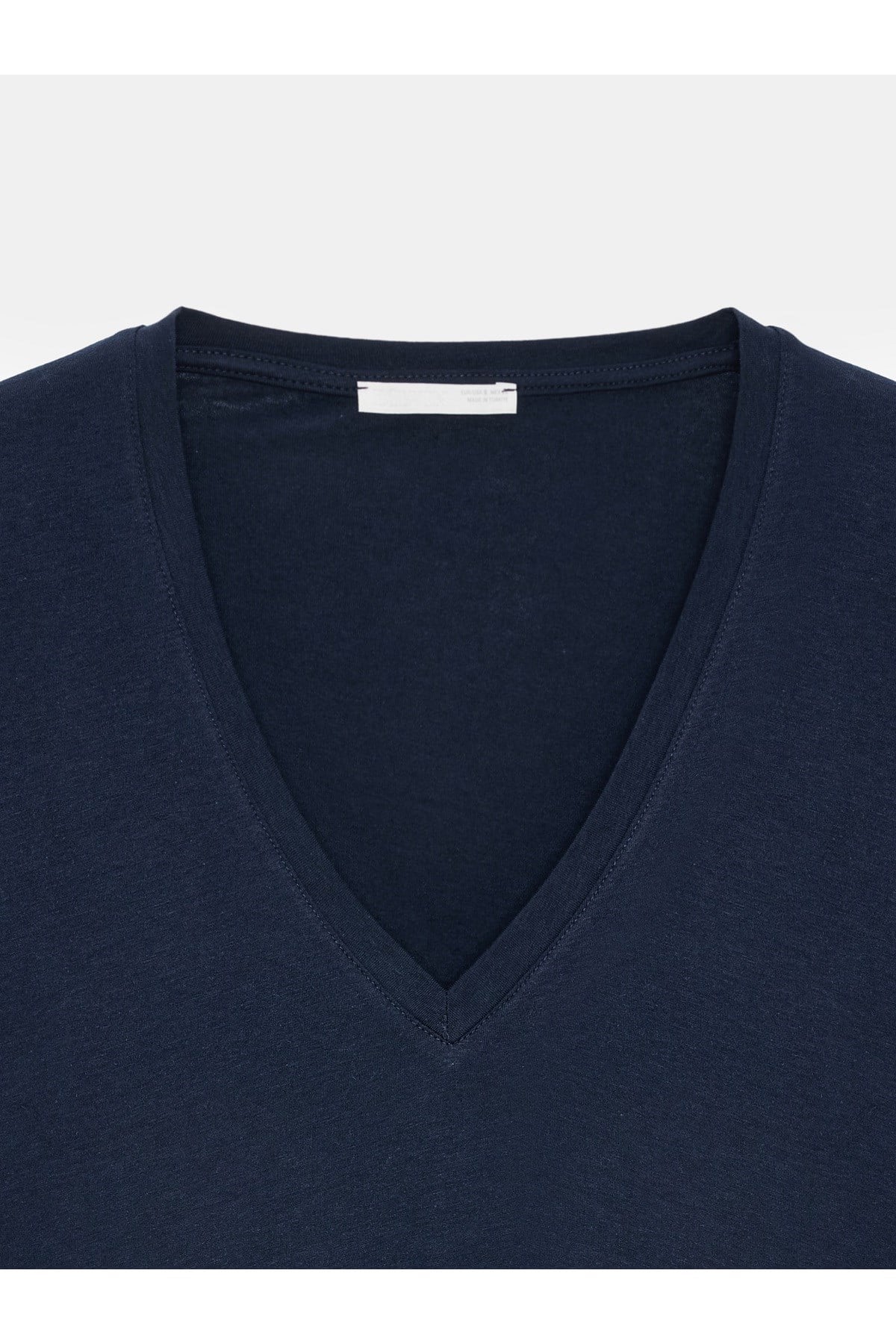 32847-lyocell-karisimli-v-yaka-t-shirt-18d-4b.jpg