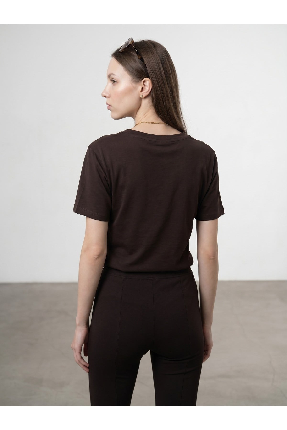 32847-lyocell-karisimli-v-yaka-t-shirt-972-11.jpg