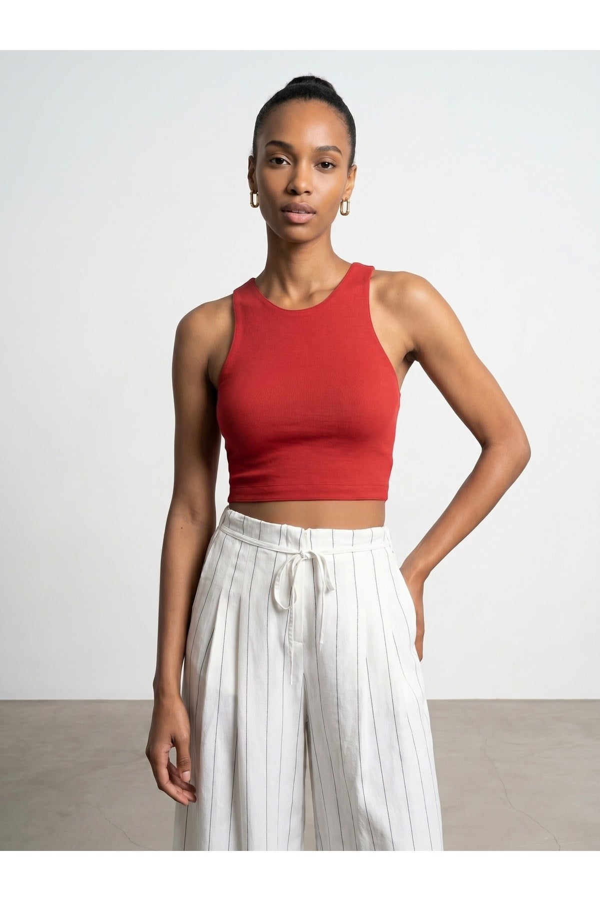 32941-halter-yaka-crop-top-kirmizi-44a6ed.jpg